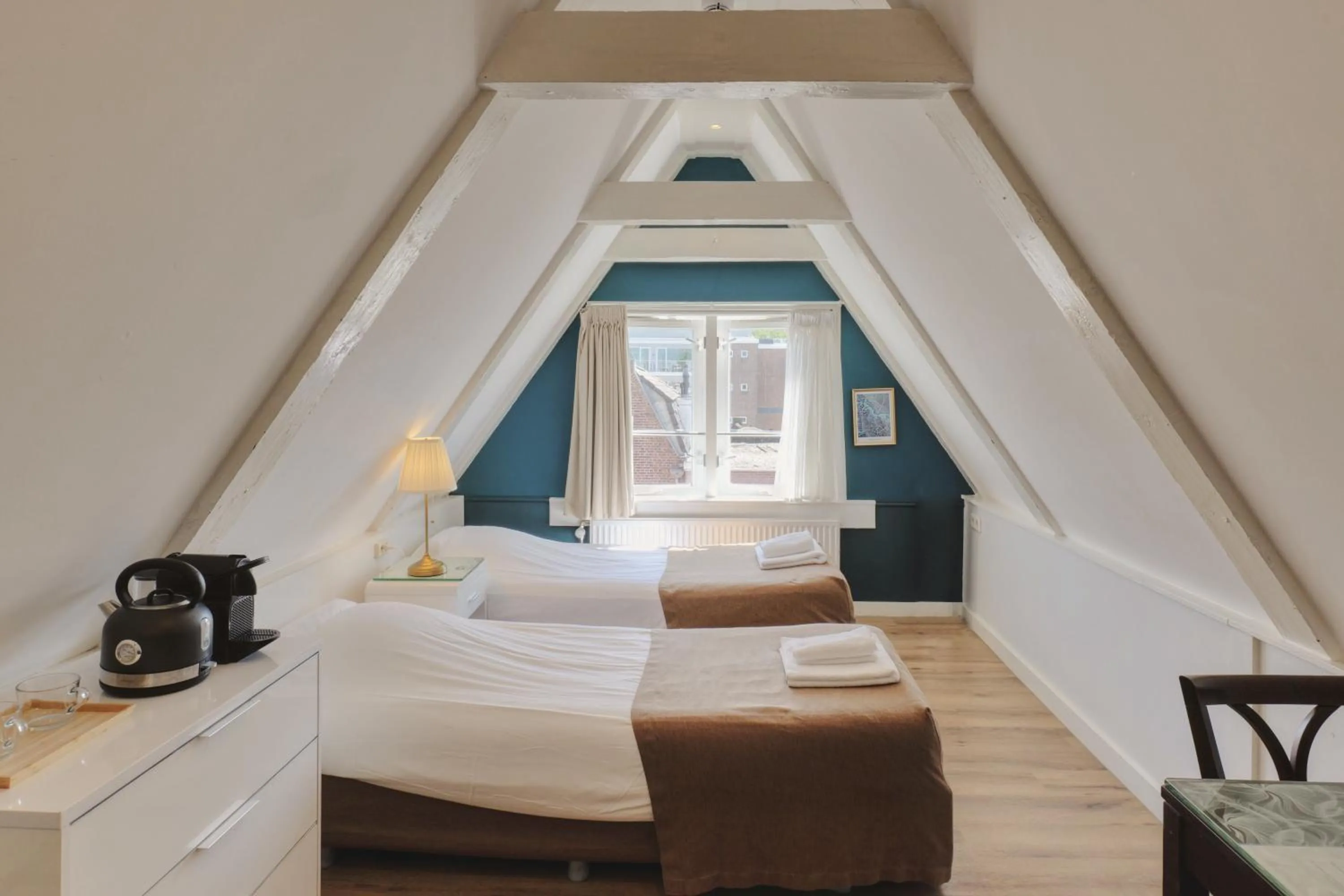 Photo of the whole room, Bed in Hotel Prinsenhof Amsterdam