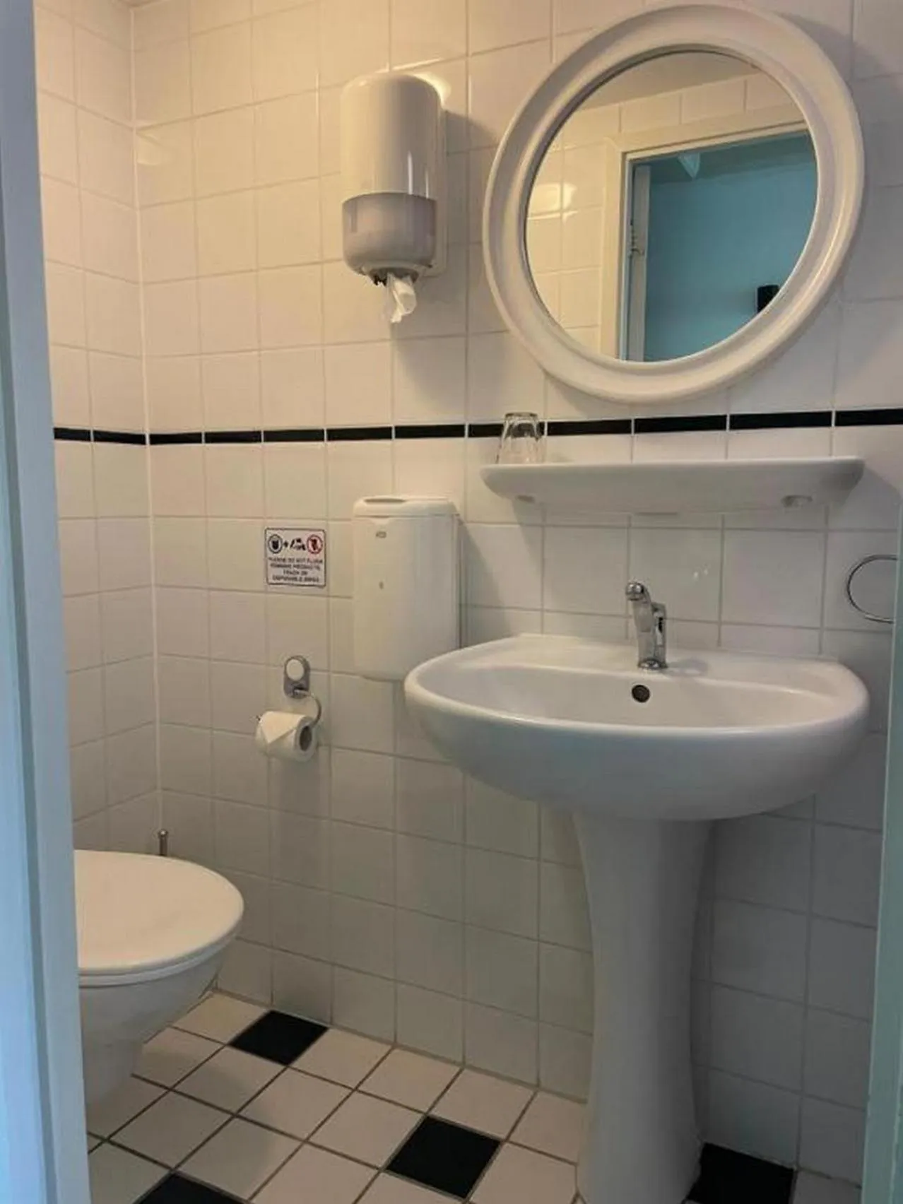 Bathroom in Hotel Prinsenhof Amsterdam