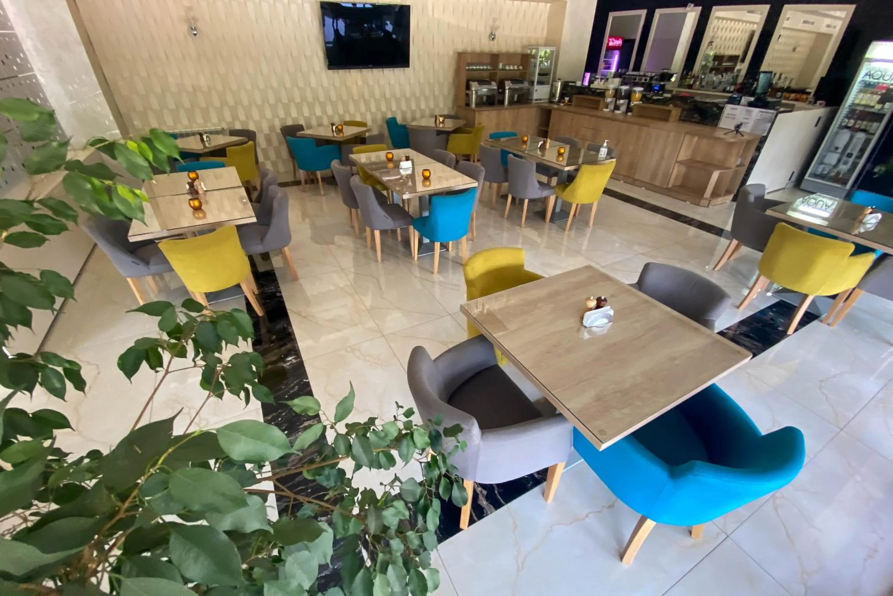 Restaurant/places to eat in Hotel Nevada