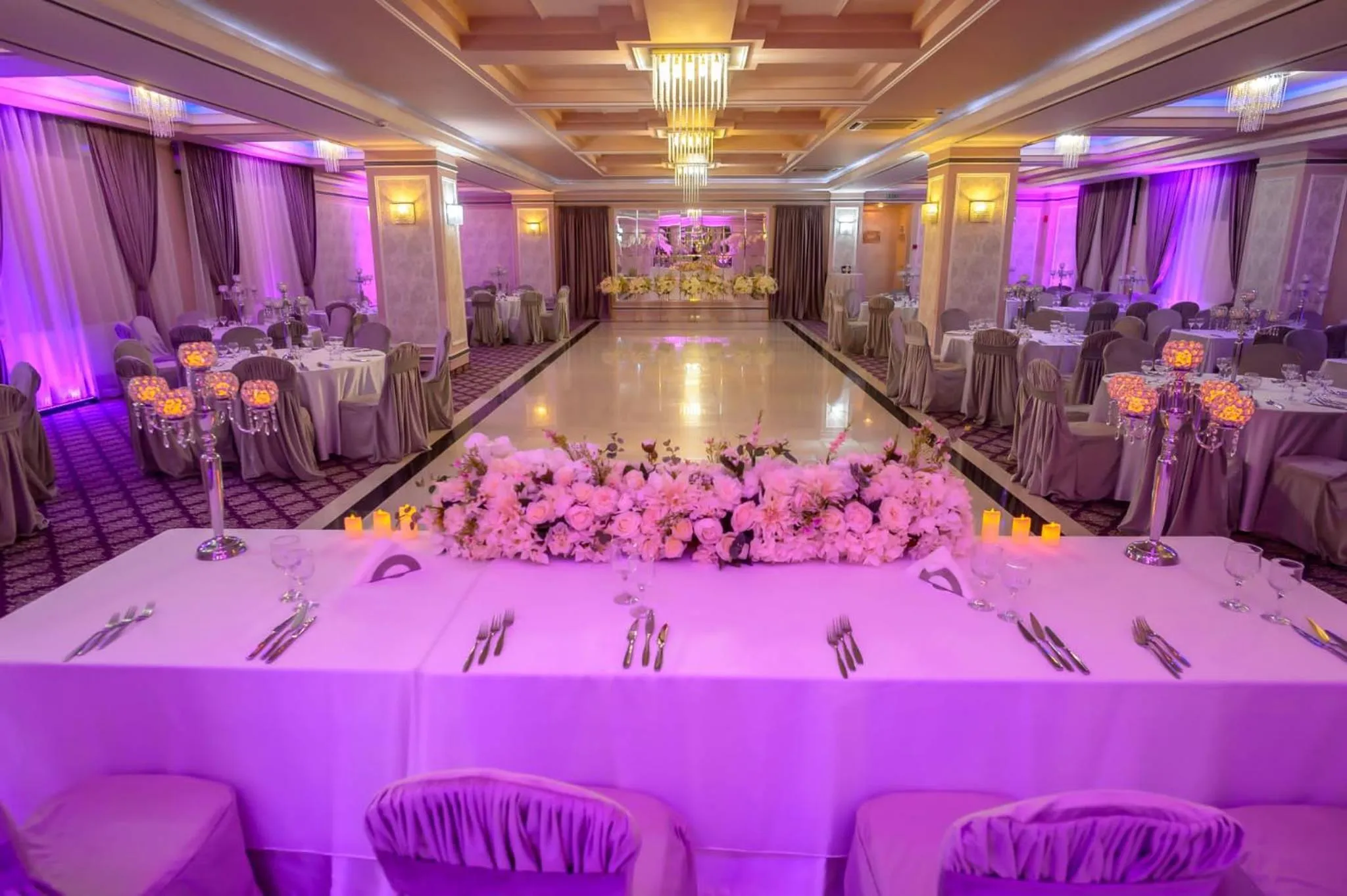 Restaurant/places to eat in Hotel Nevada