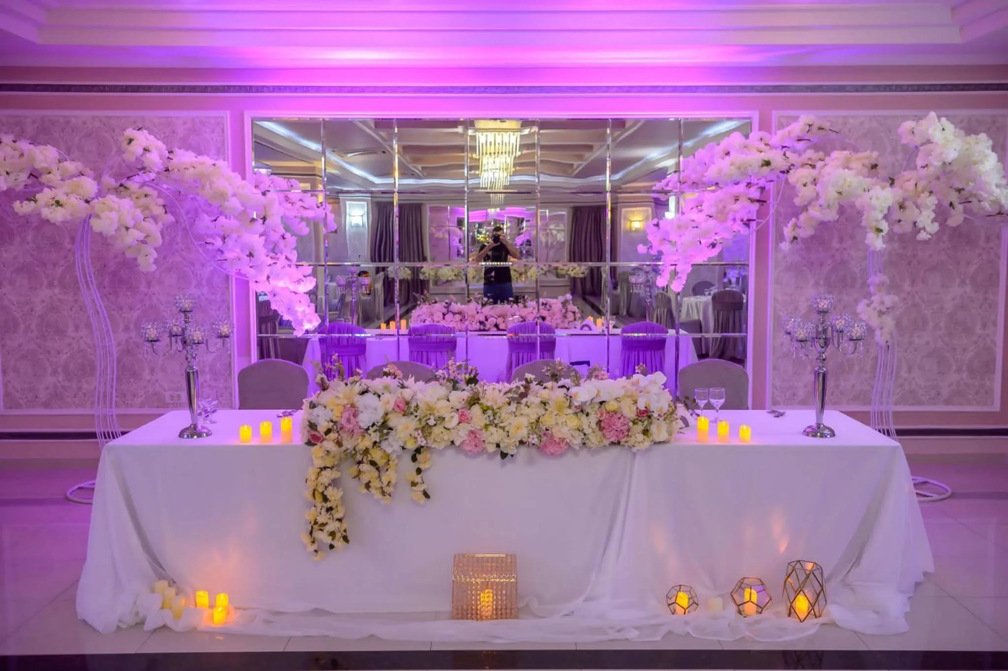 Restaurant/places to eat in Hotel Nevada