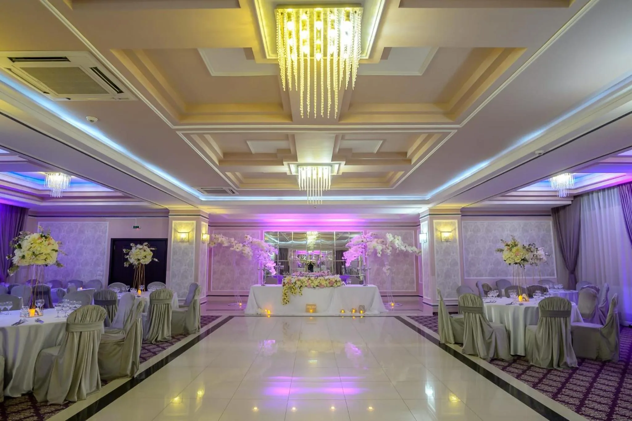 Restaurant/places to eat in Hotel Nevada