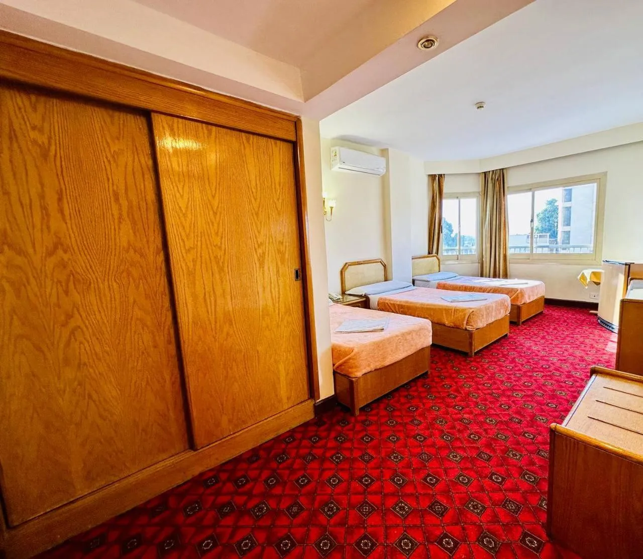 Bed in Queens Valley Hotel