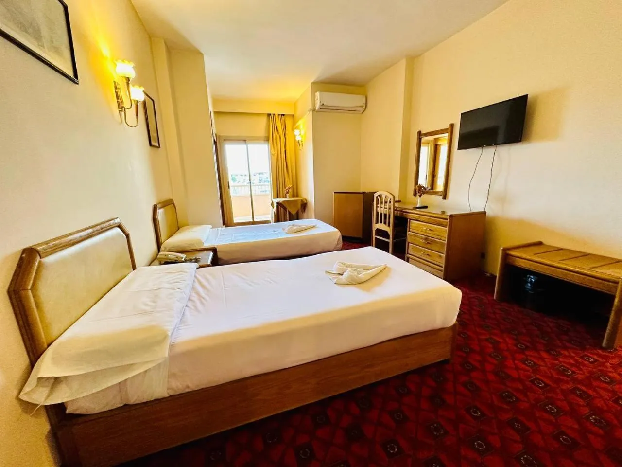 Bed in Queens Valley Hotel