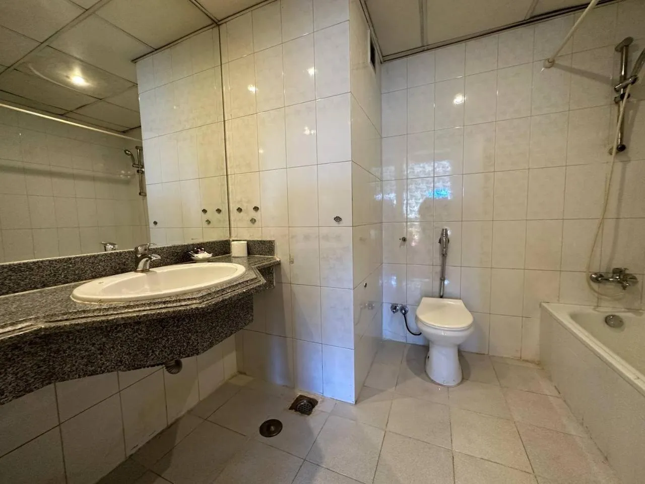 Shower in Queens Valley Hotel