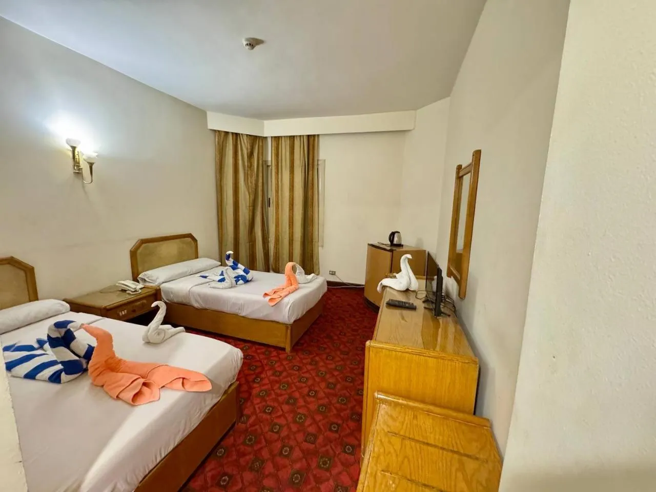 Bed in Queens Valley Hotel