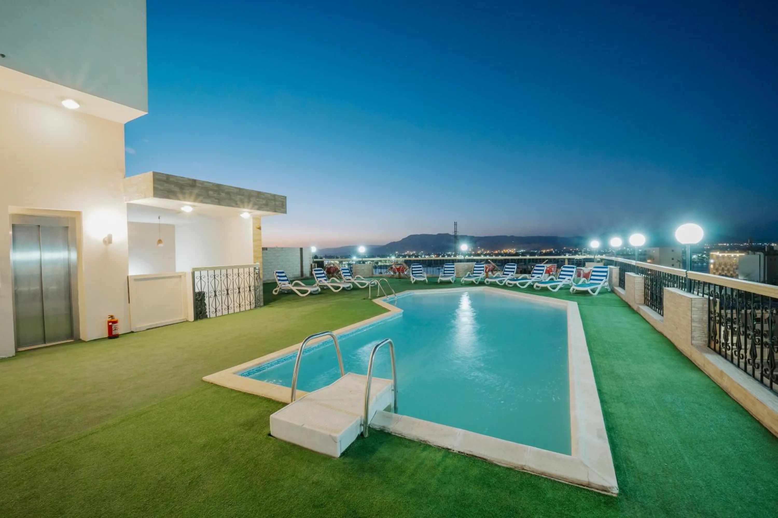 Mountain view in Queens Valley Hotel