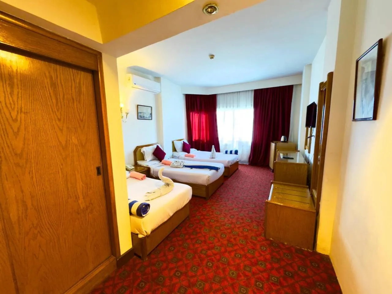 Bed in Queens Valley Hotel