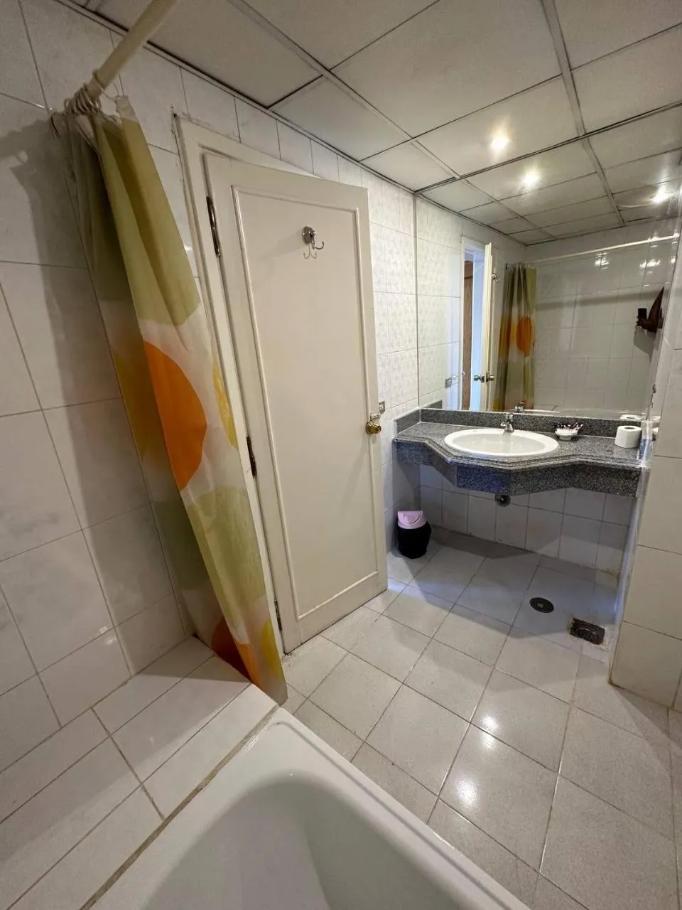 Shower in Queens Valley Hotel