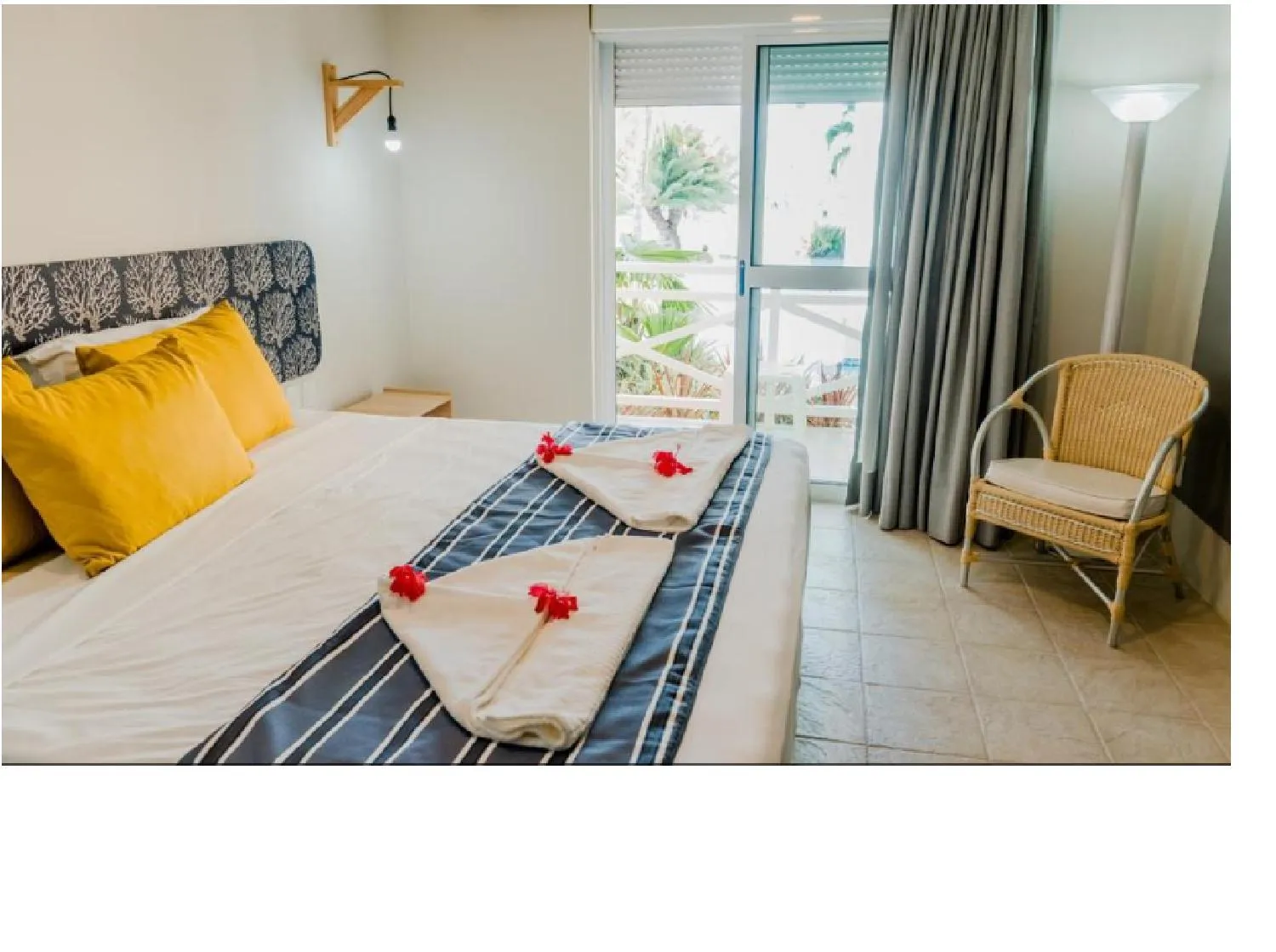 Photo of the whole room, Bed in Baía Branca Beach Resort