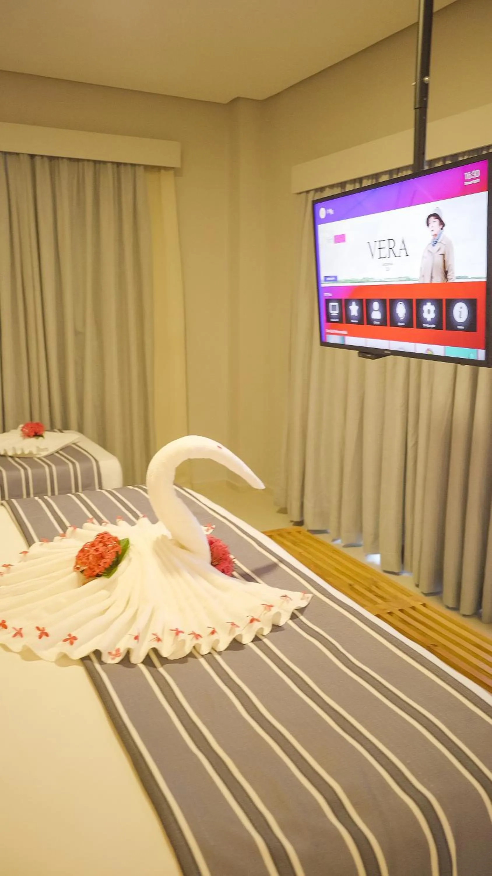 Photo of the whole room, Bed in Baía Branca Beach Resort