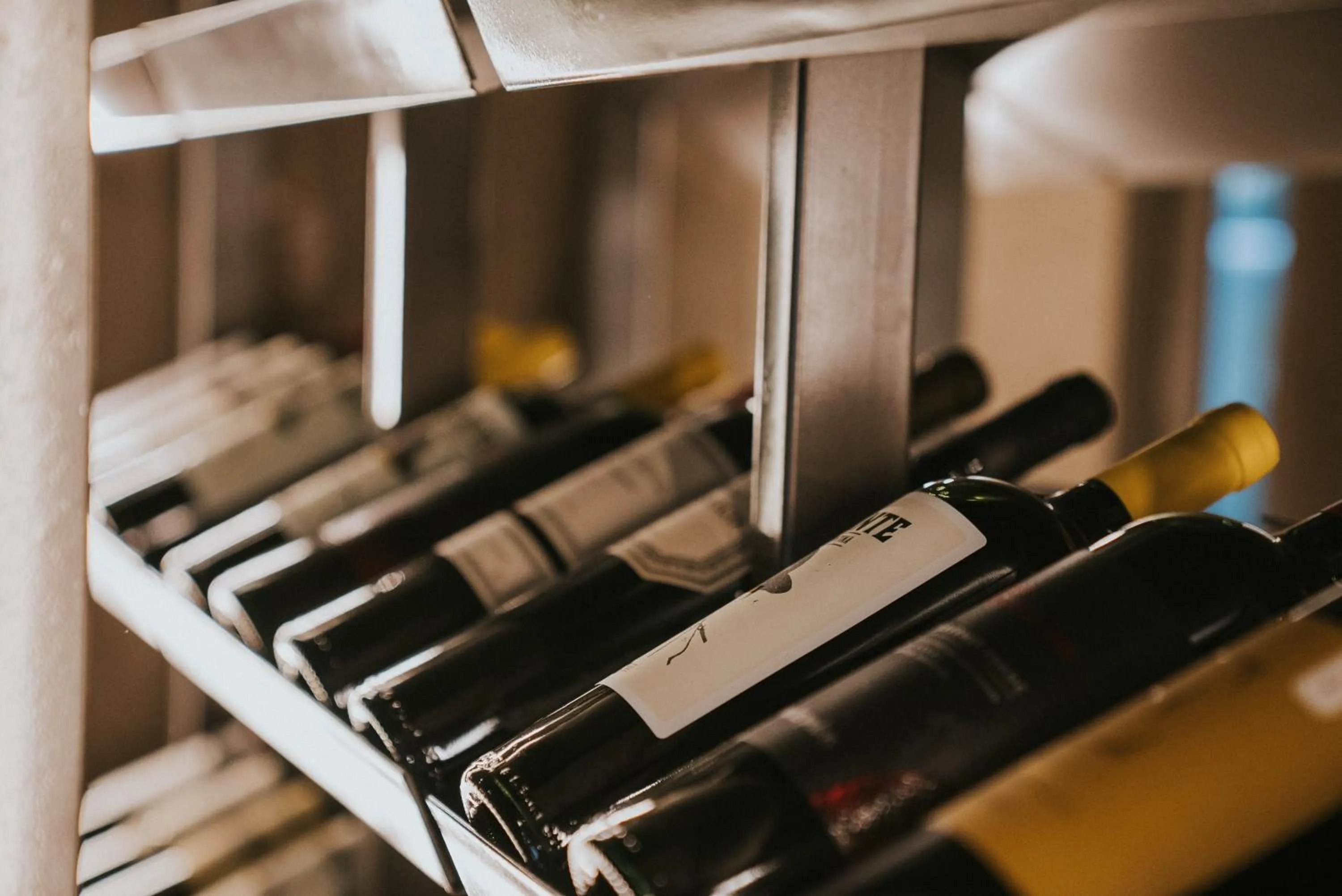 Restaurant/places to eat in Howard Johnson Plaza La Ribera