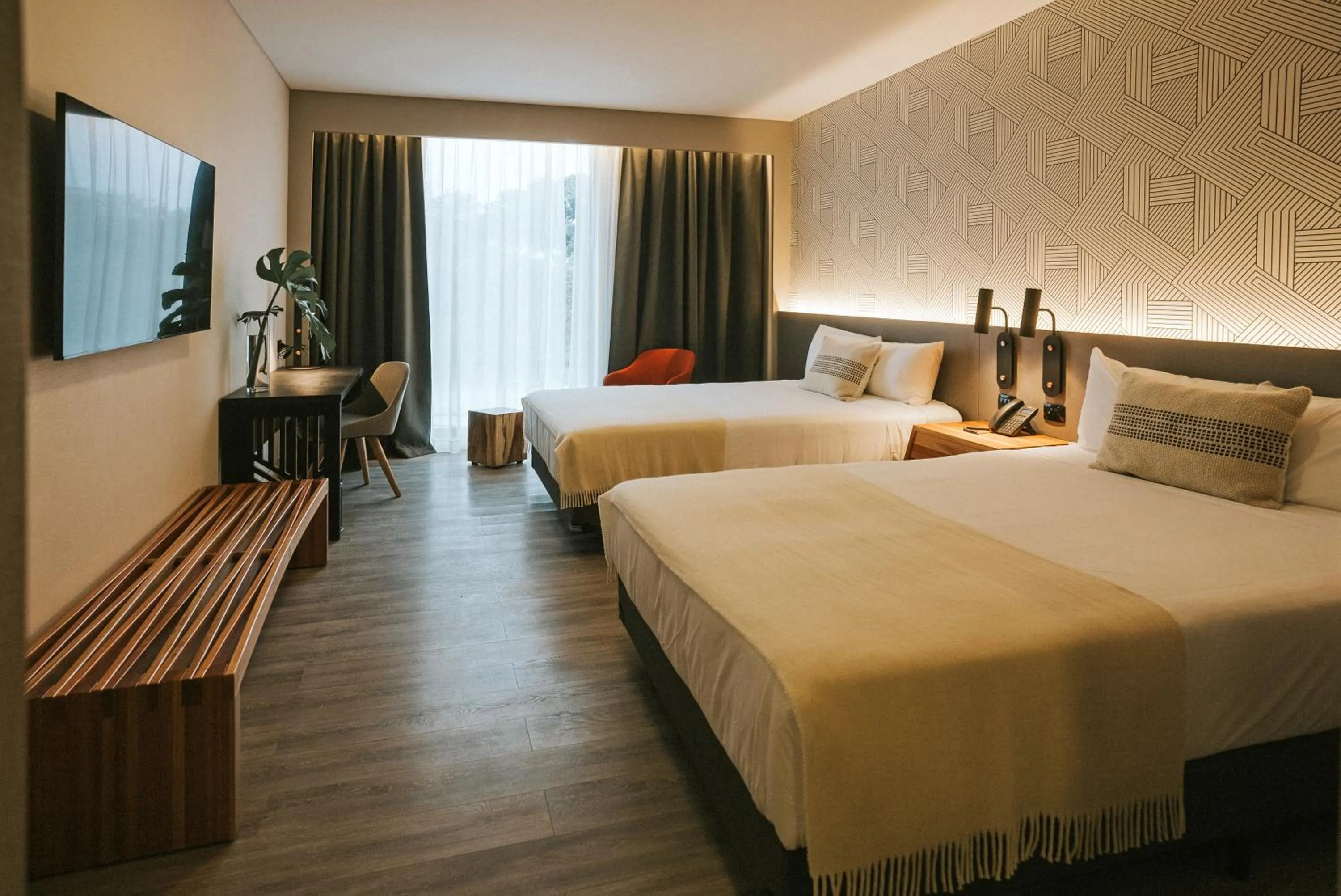 Bed in Howard Johnson Plaza La Ribera