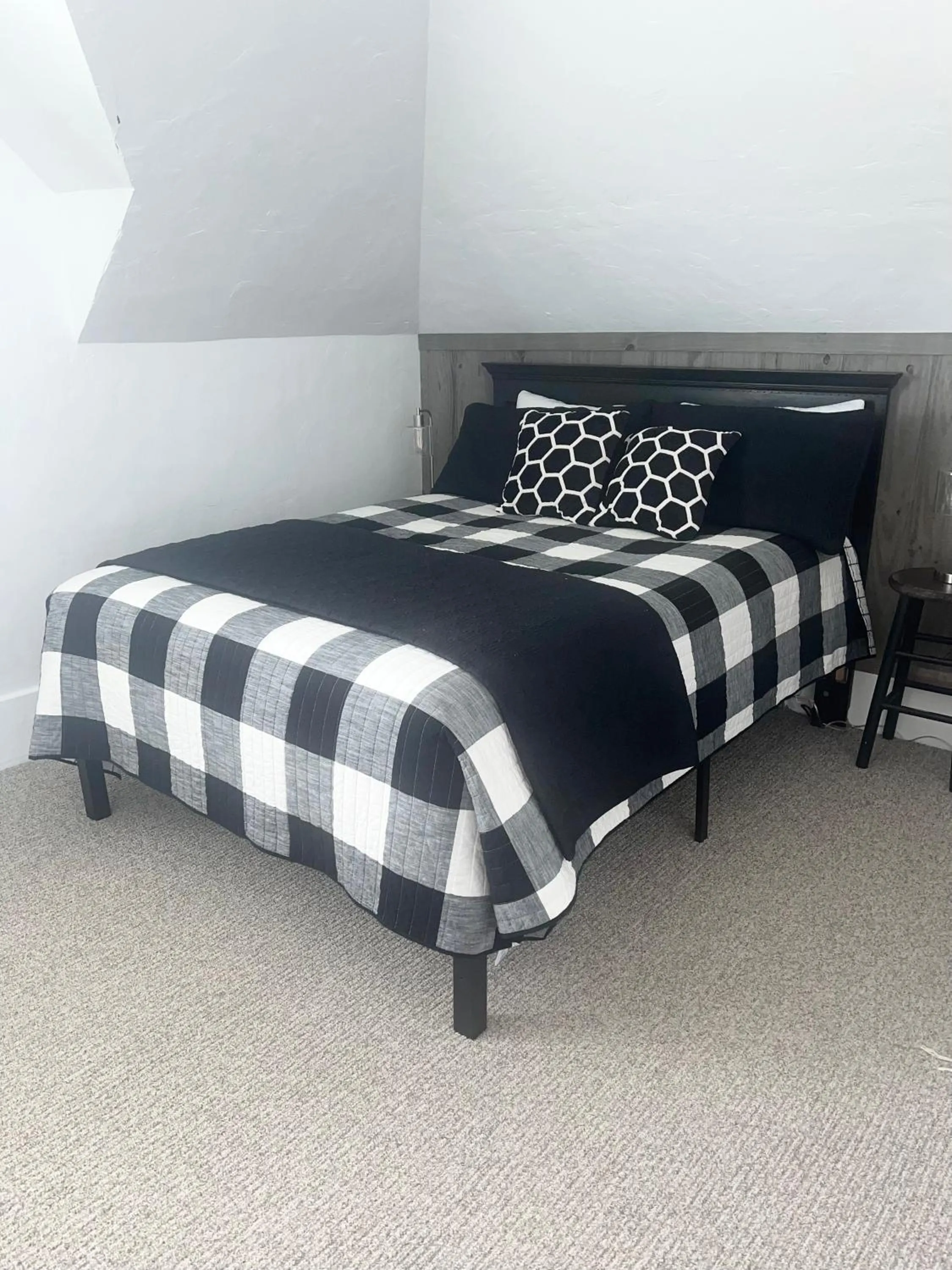 Photo of the whole room, Bed in The Panguitch House