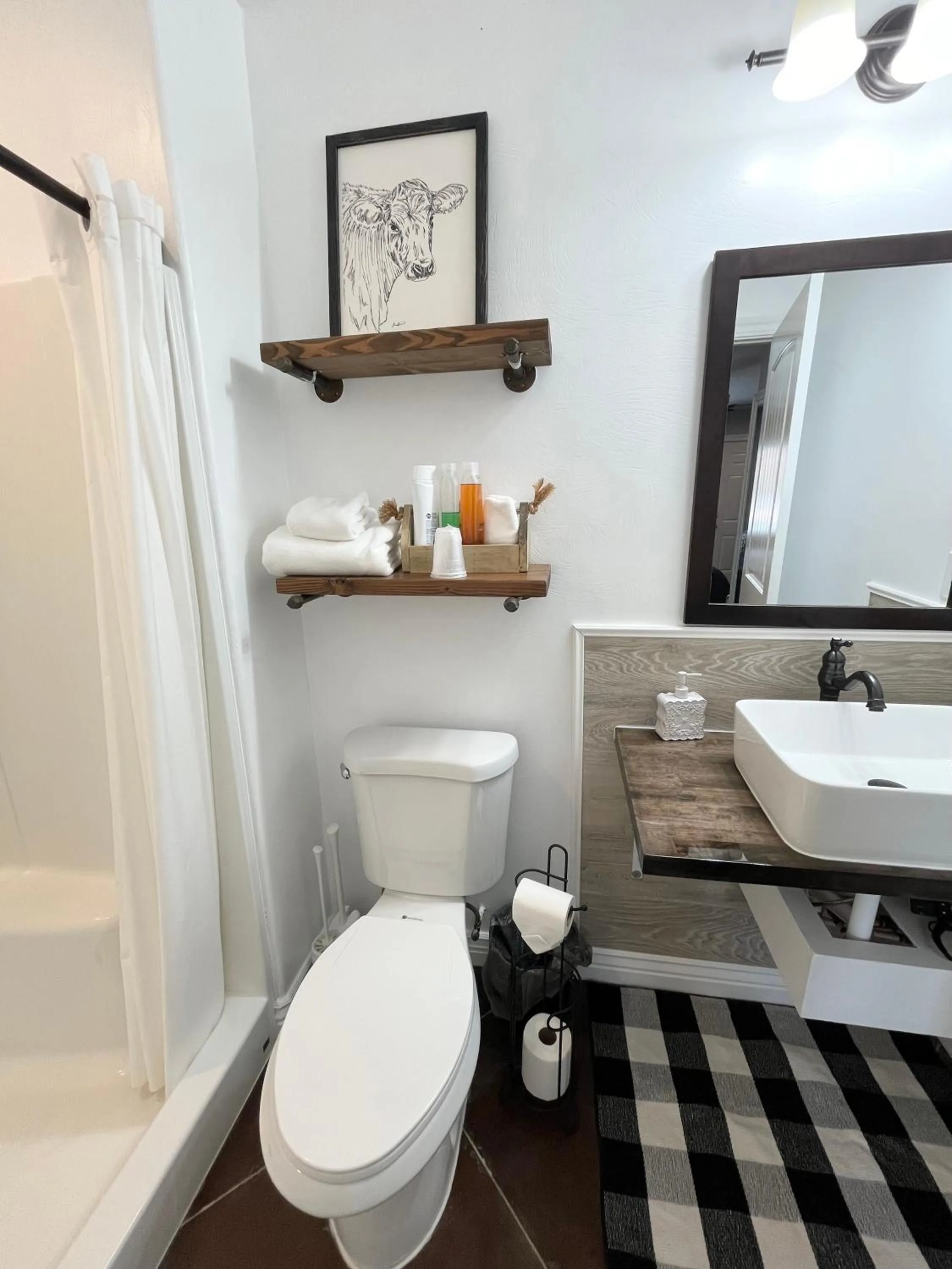 Bathroom in The Panguitch House