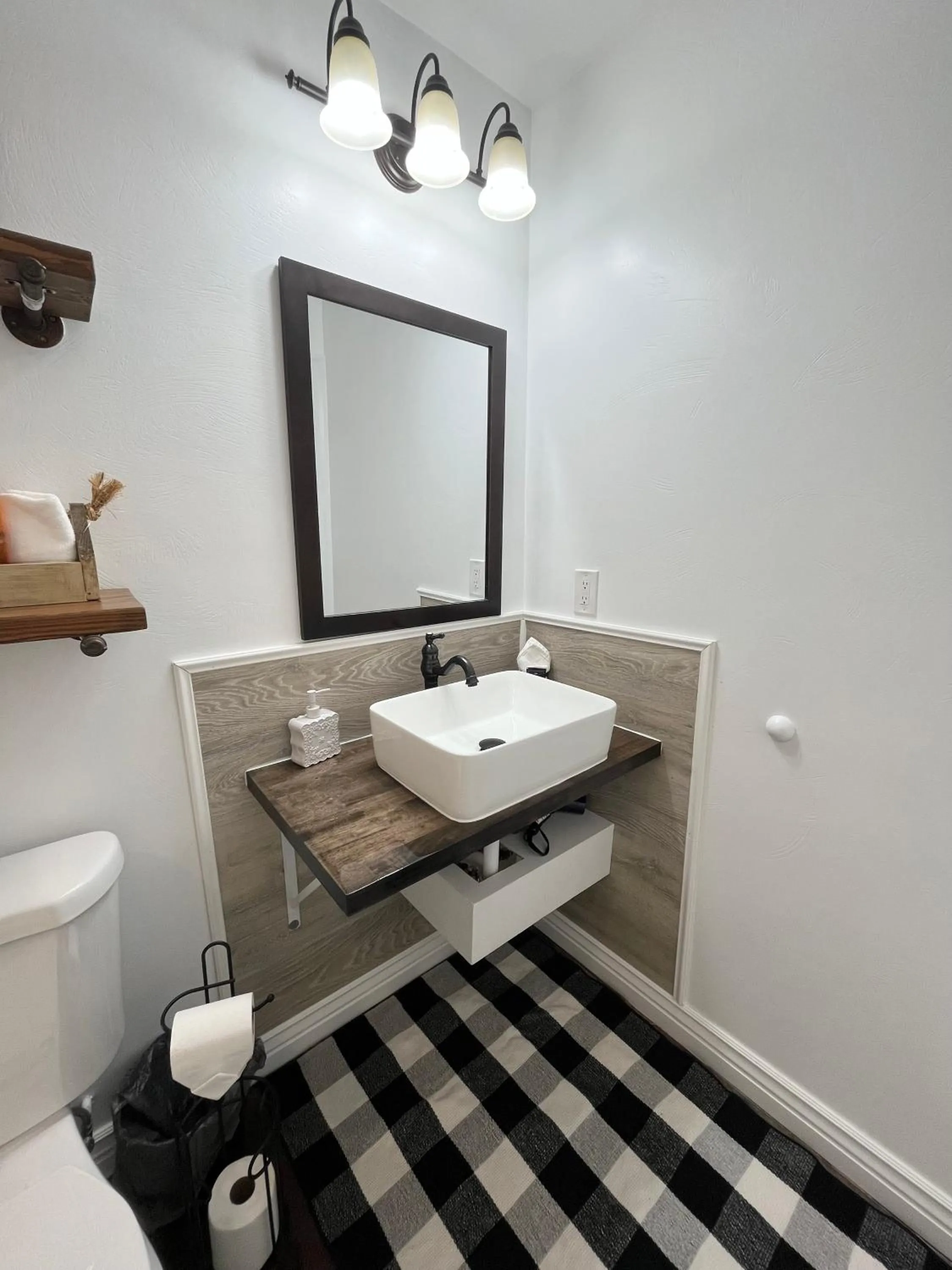 Bathroom in The Panguitch House