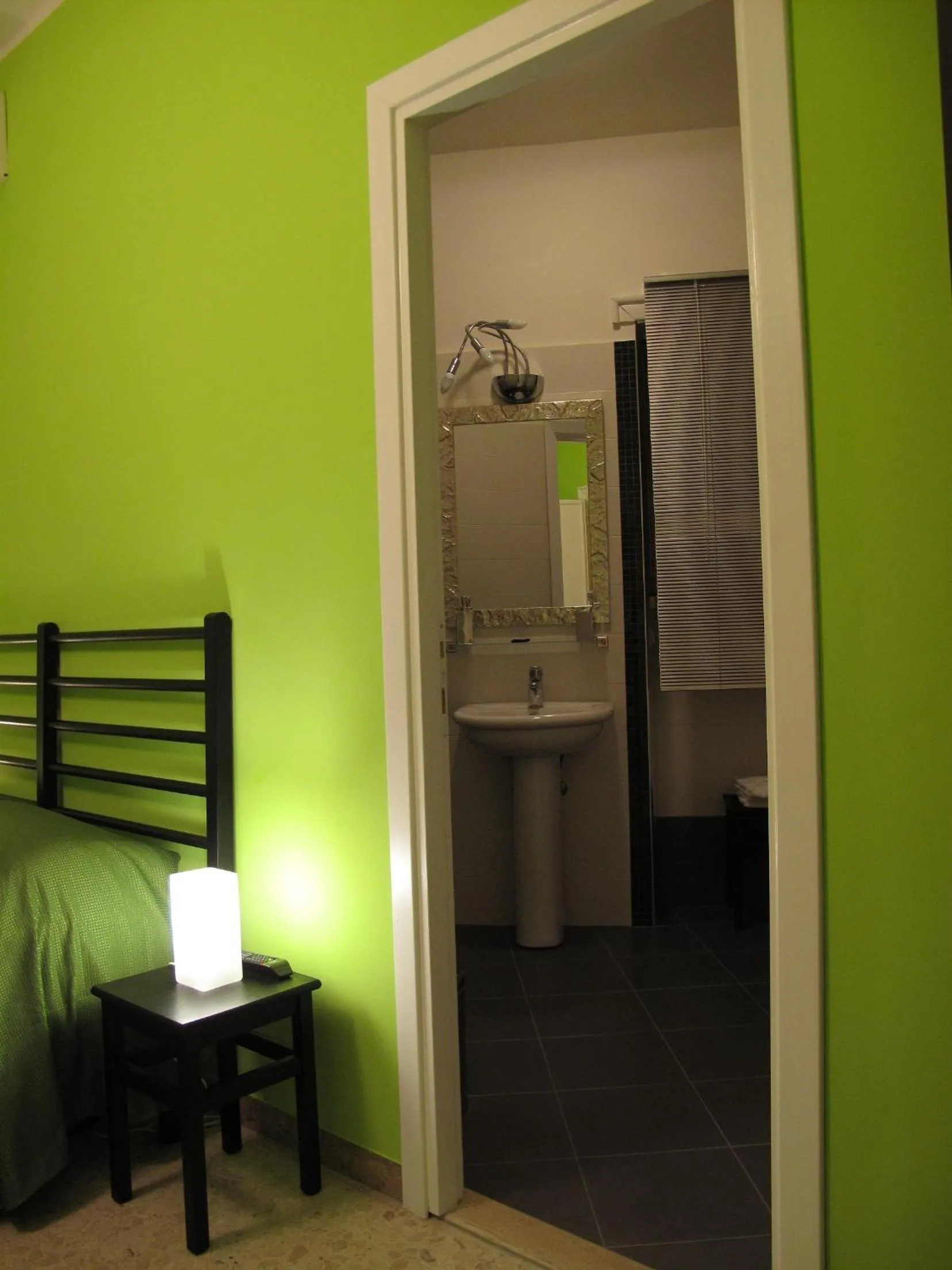 Decorative detail in Arches Inn