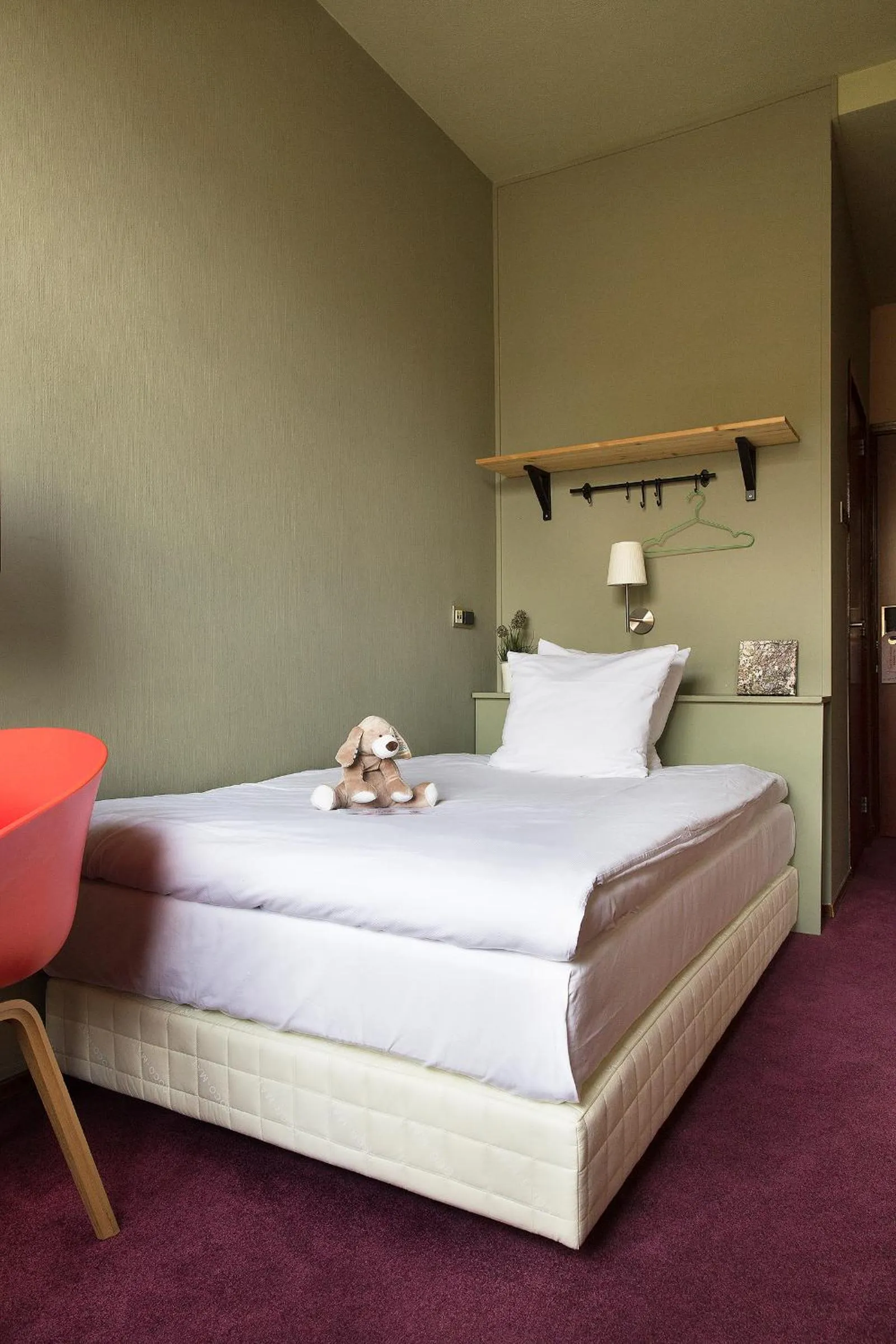 Photo of the whole room, Bed in Hotel The Neighbour's Magnolia