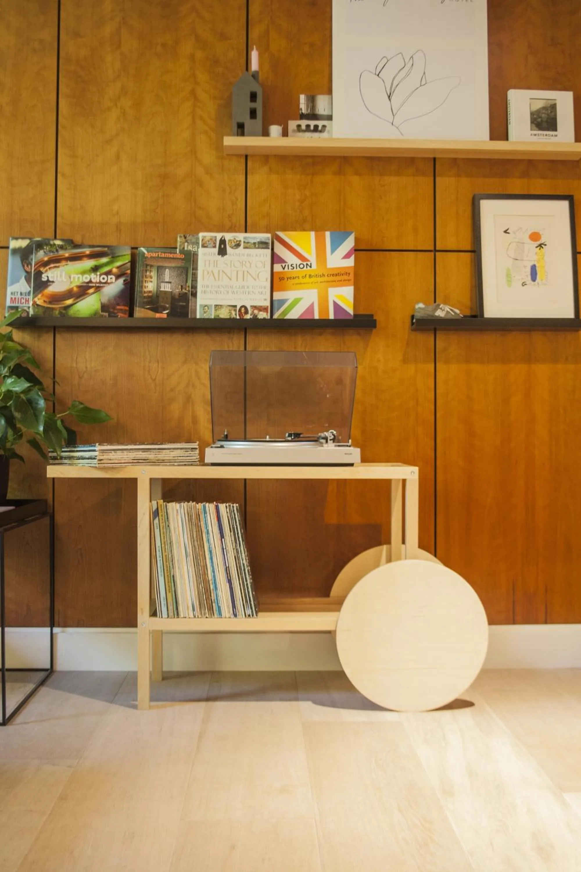 Decorative detail in Hotel The Neighbour's Magnolia