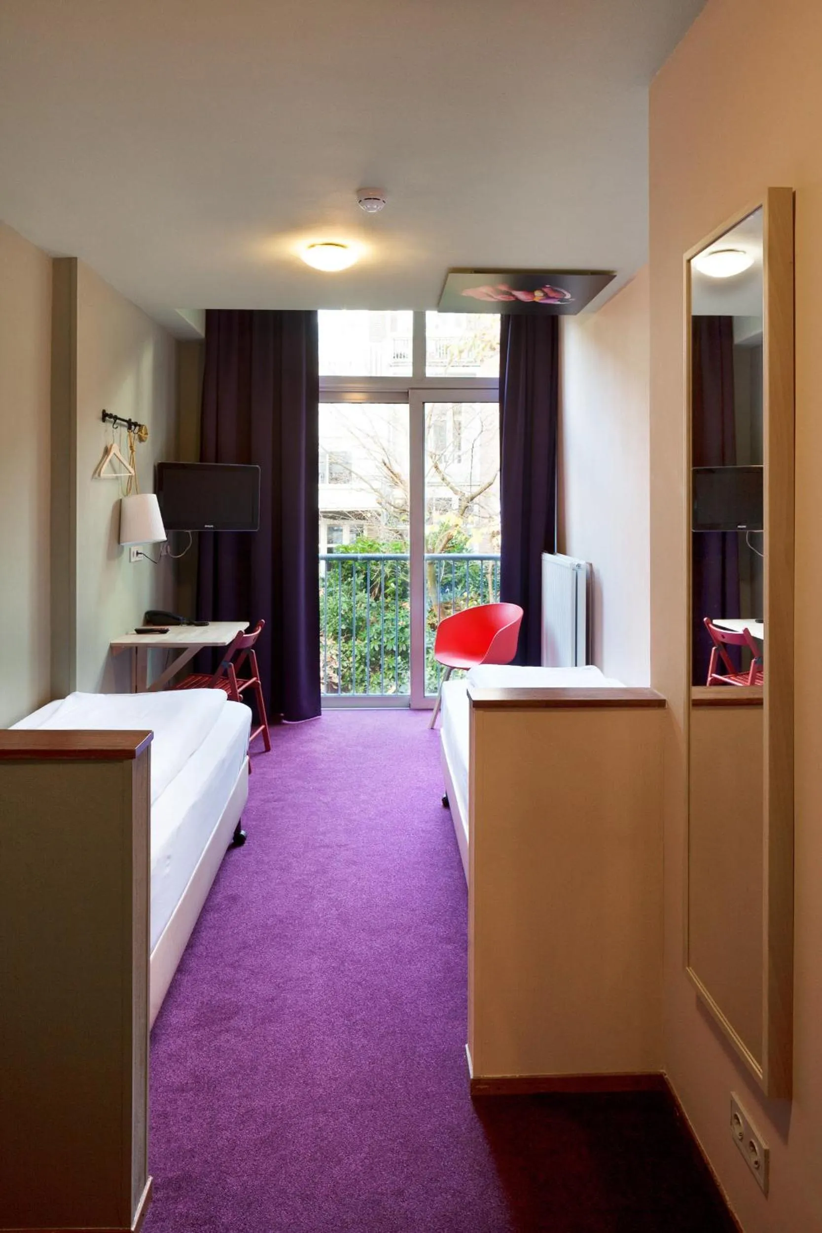 Photo of the whole room, Bed in Hotel The Neighbour's Magnolia