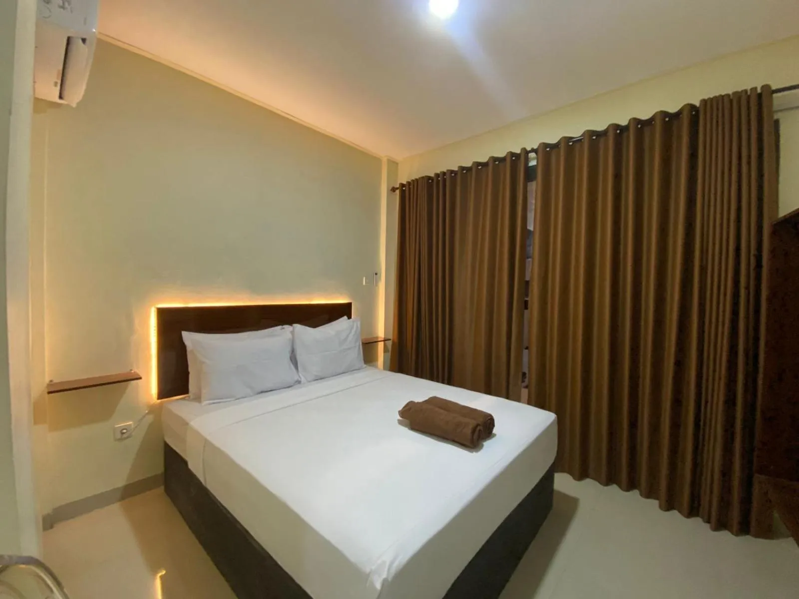 Bed in NaJa Homestay