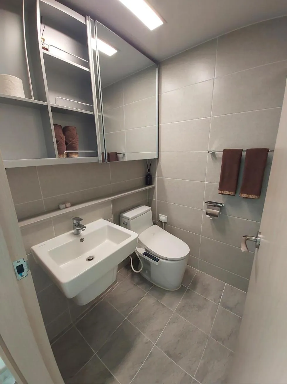 Bathroom in Songdo Halla Westernpark-SeaViewRoom Hotel-바다전망