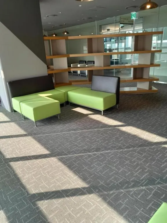 Seating area in Songdo Halla Westernpark-SeaViewRoom Hotel-바다전망