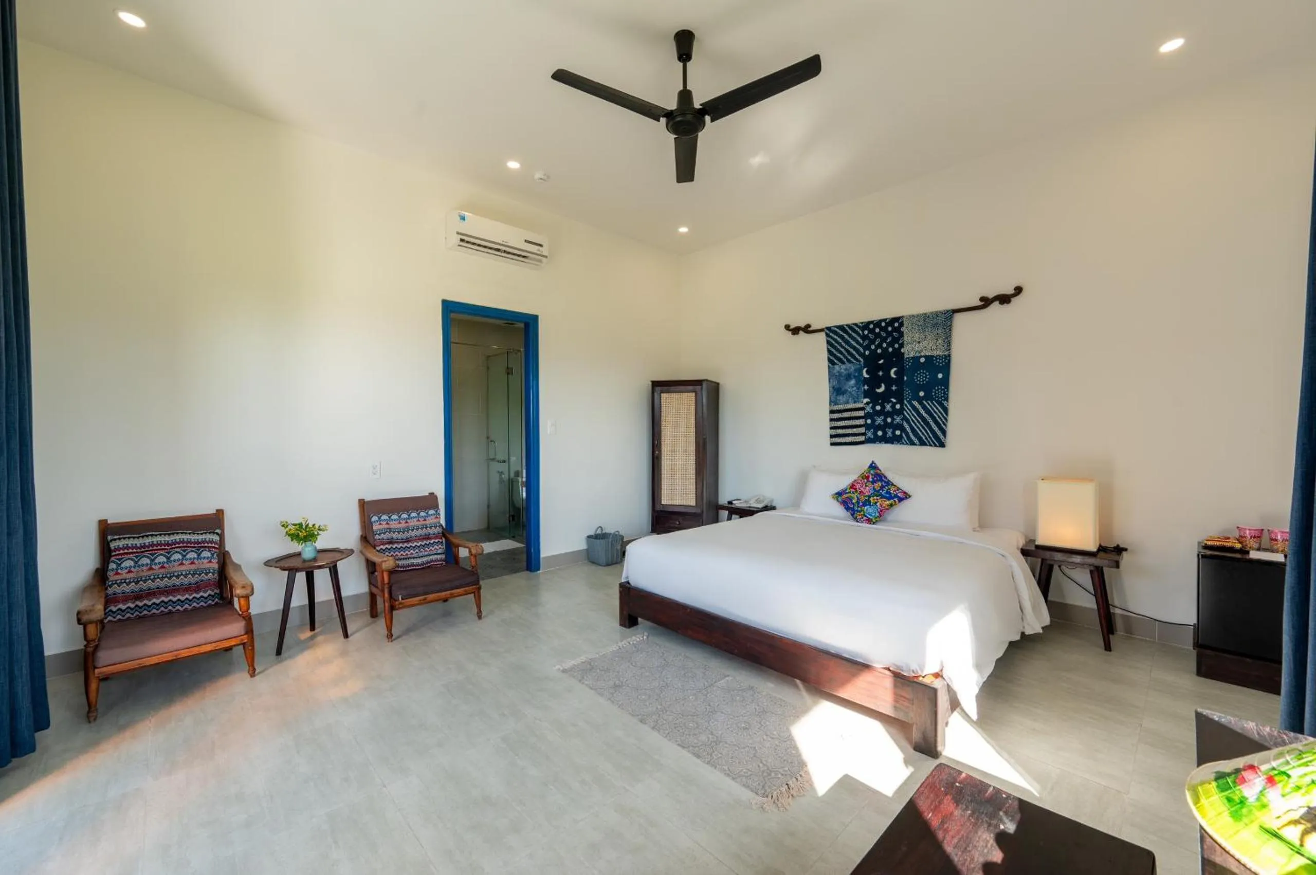 Photo of the whole room, Bed in Chez Mimosa Rice Field Retreat