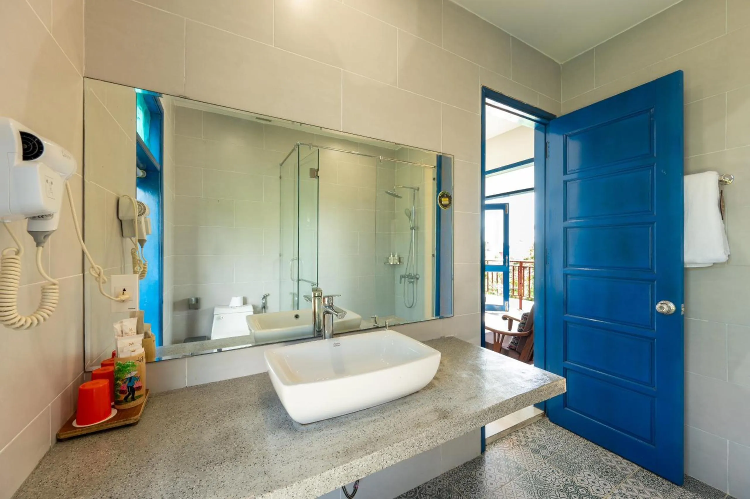 Toilet in Chez Mimosa Rice Field Retreat