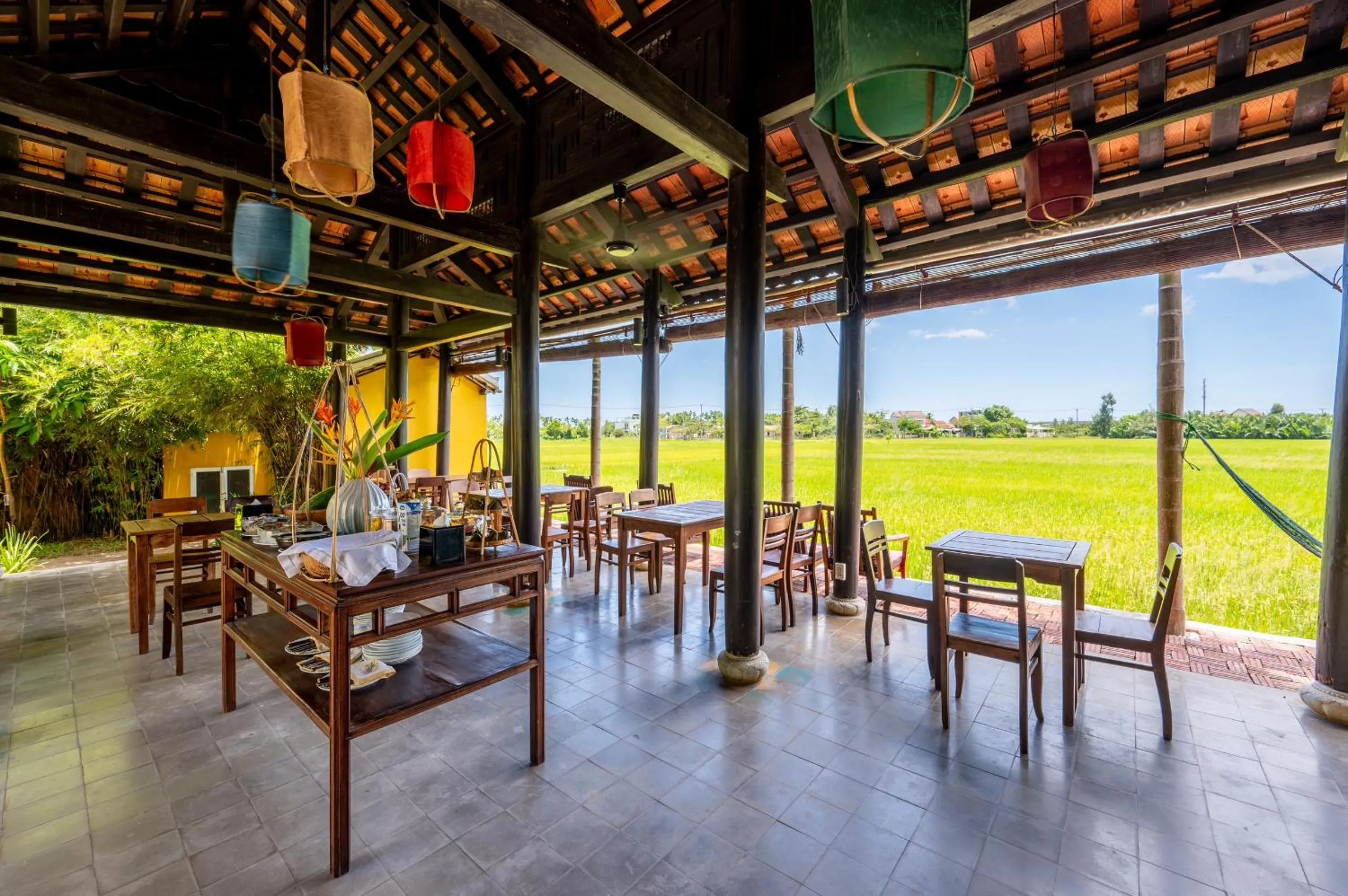 Restaurant/places to eat in Chez Mimosa Rice Field Retreat
