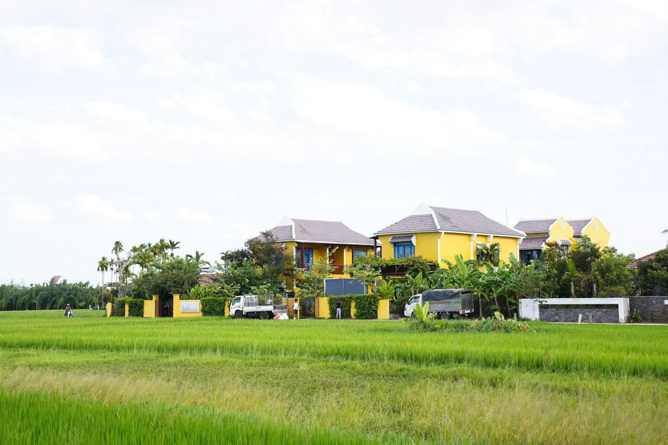 Restaurant/places to eat in Chez Mimosa Rice Field Retreat