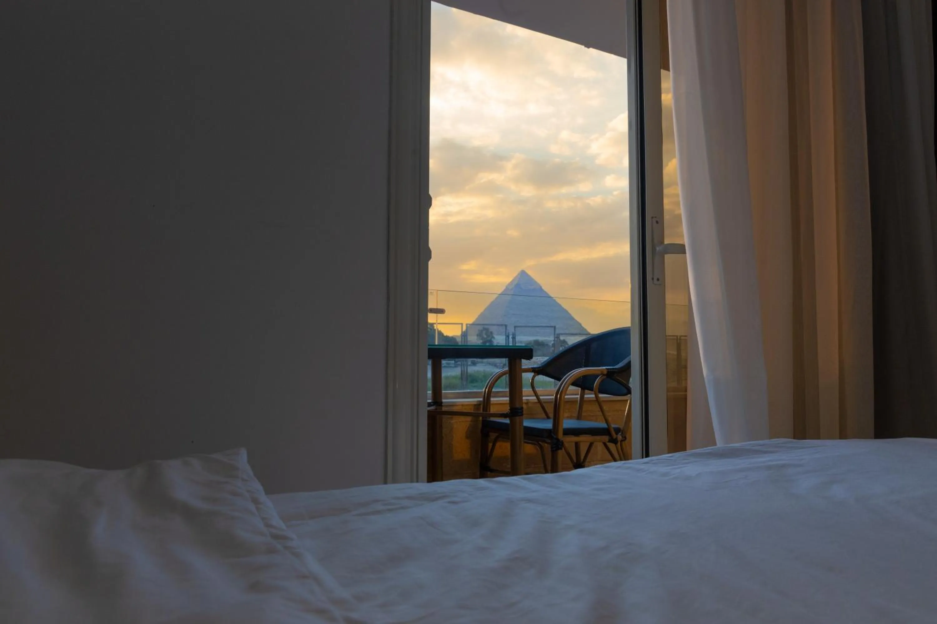 Nearby landmark, Bed in Pyramids Land Hotel