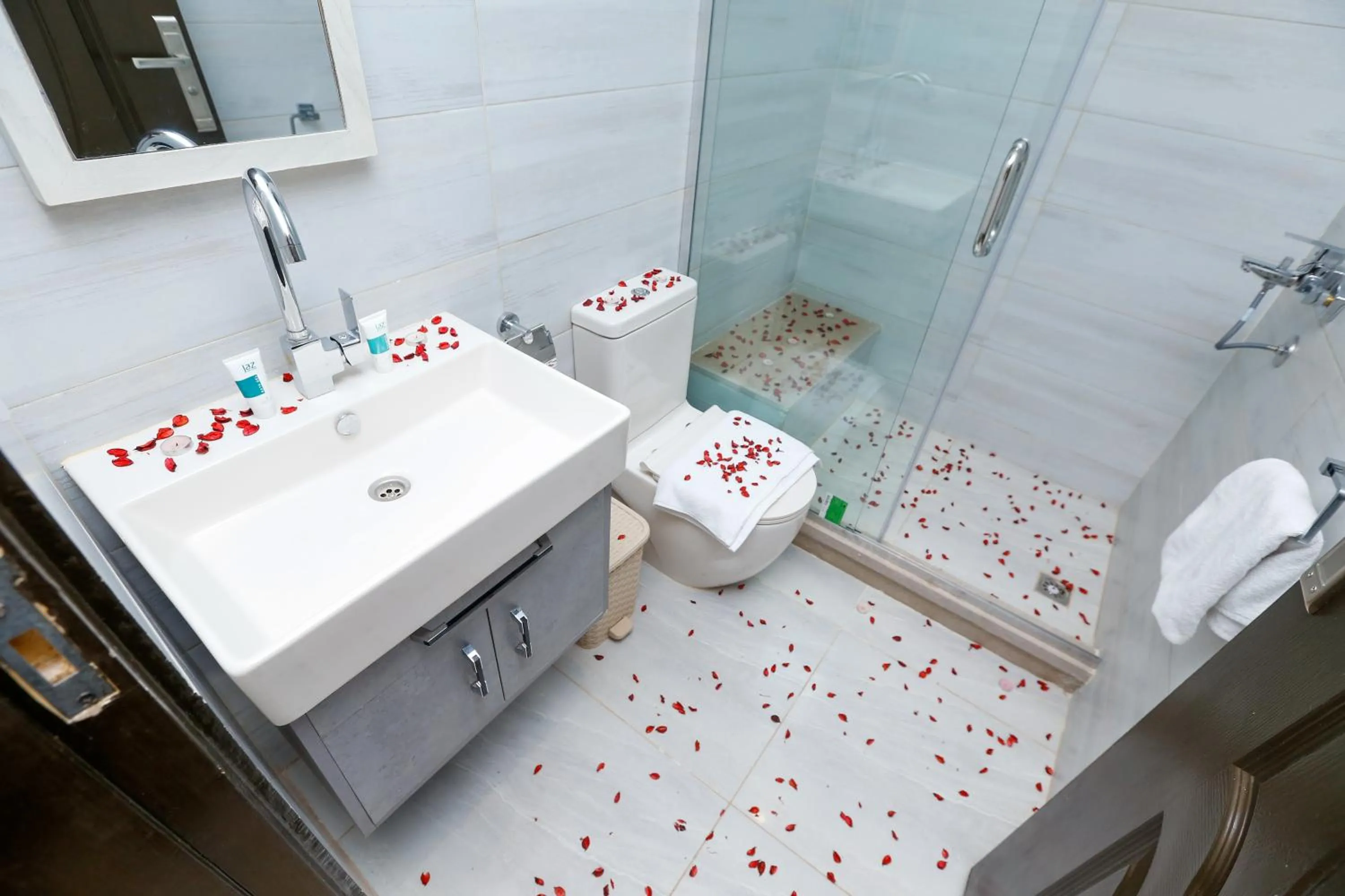 Shower in Pyramids Land Hotel