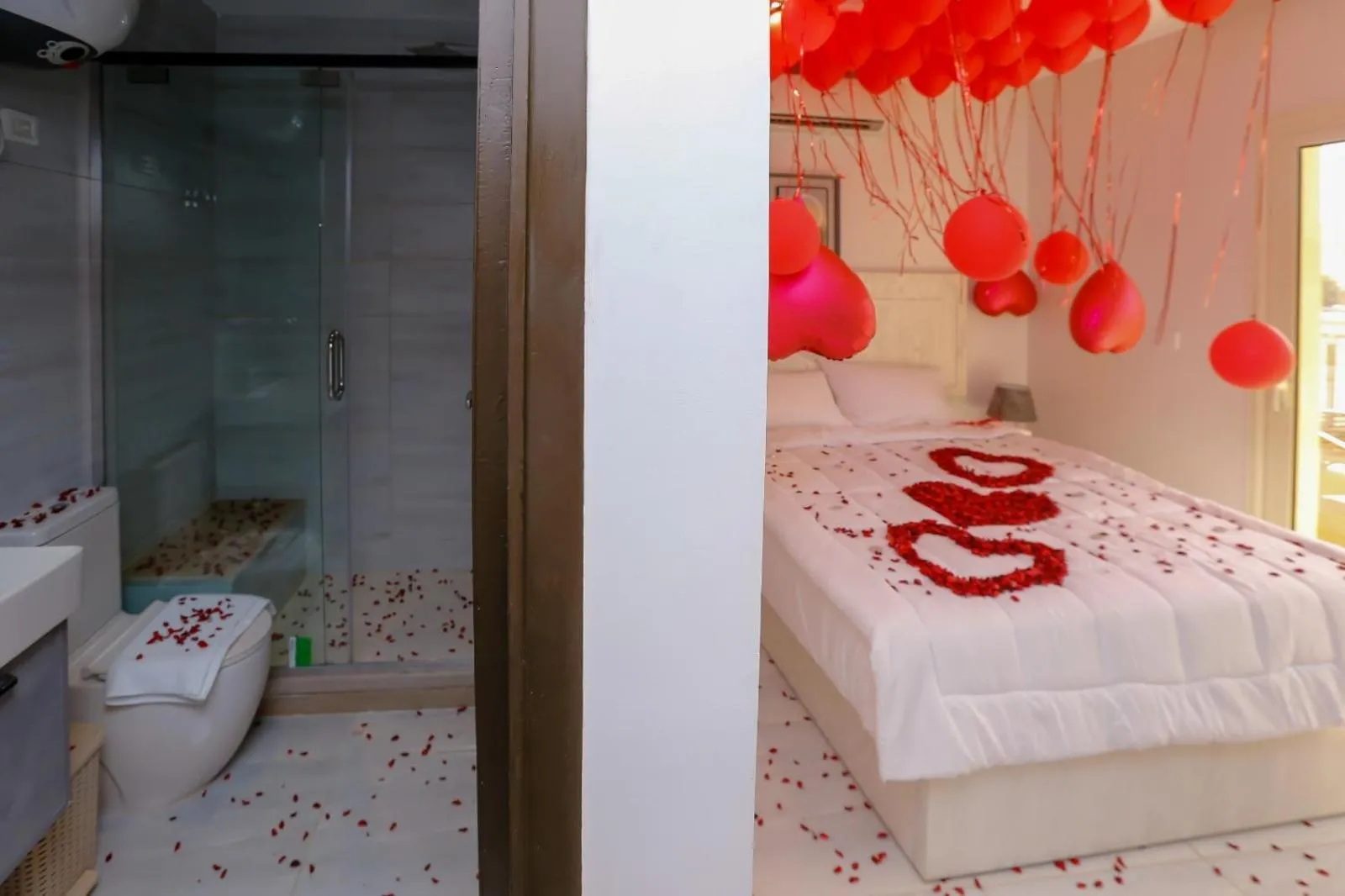 Photo of the whole room, Bed in Pyramids Land Hotel