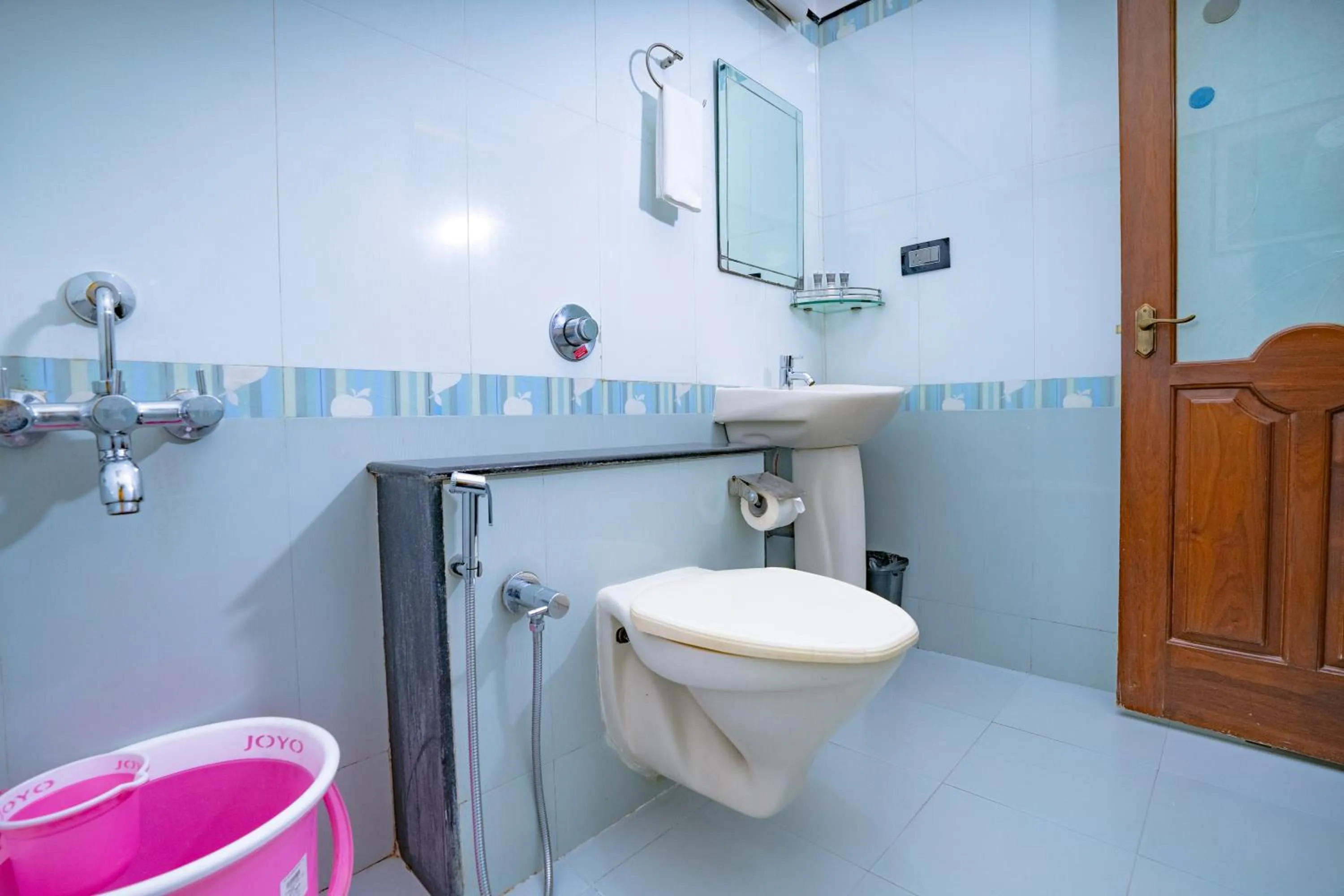 Toilet in SS Mystic Apartotel