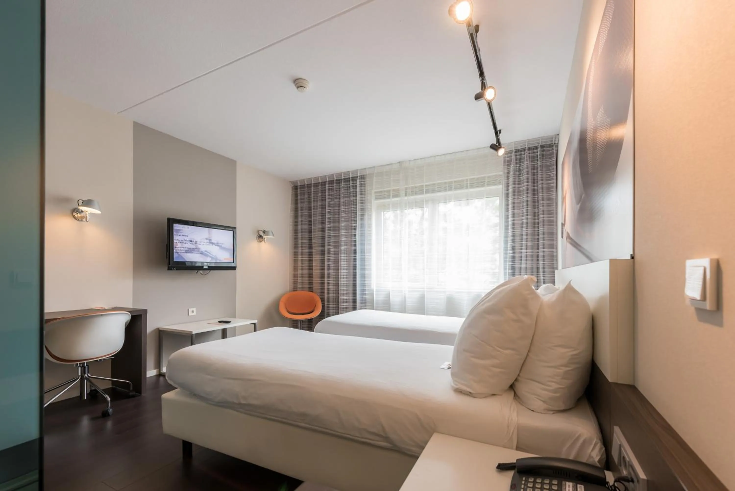 Photo of the whole room, Bed in Hotel Papendal