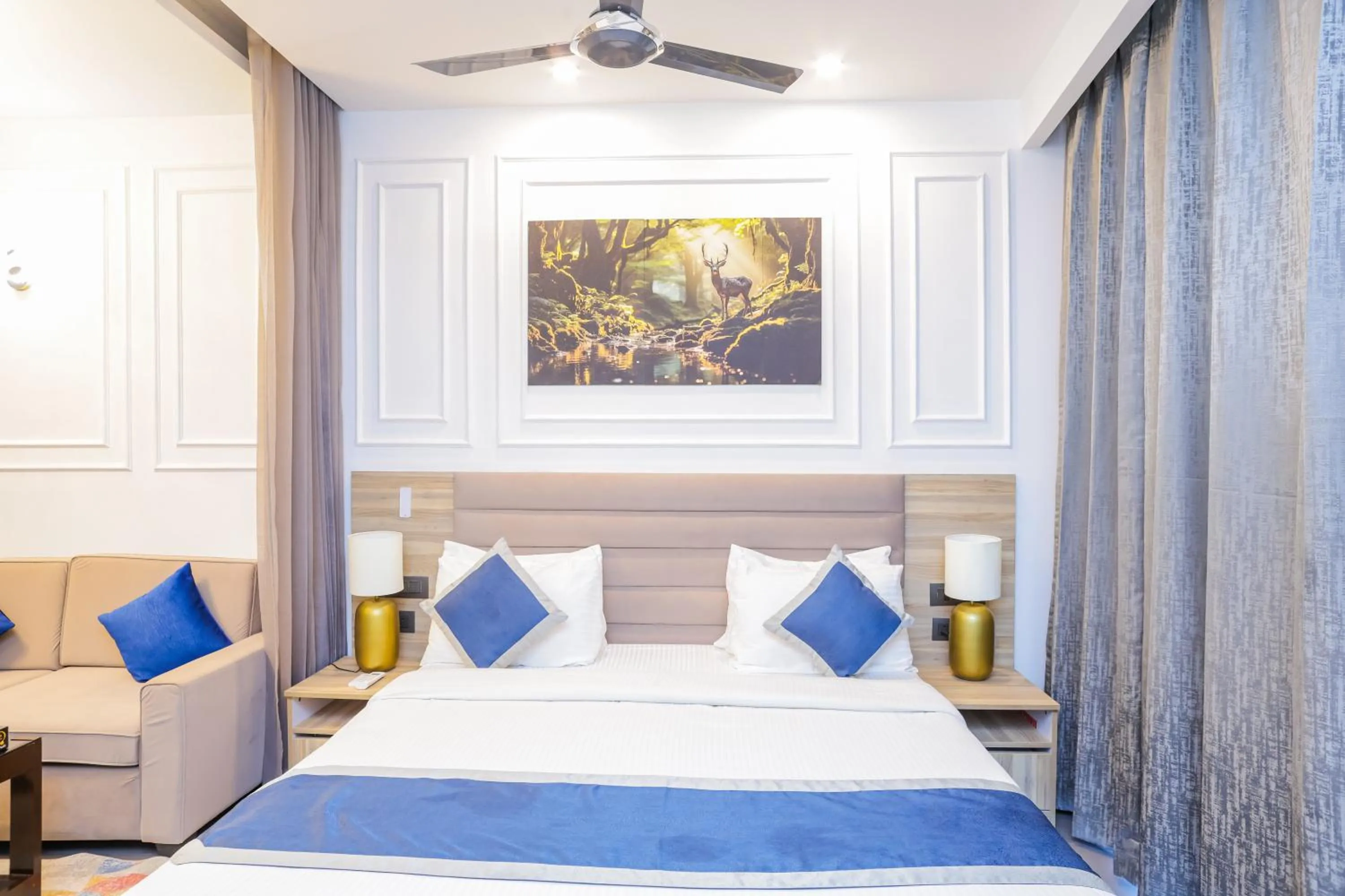 Bedroom, Bed in Hotel Livbox at Supernova