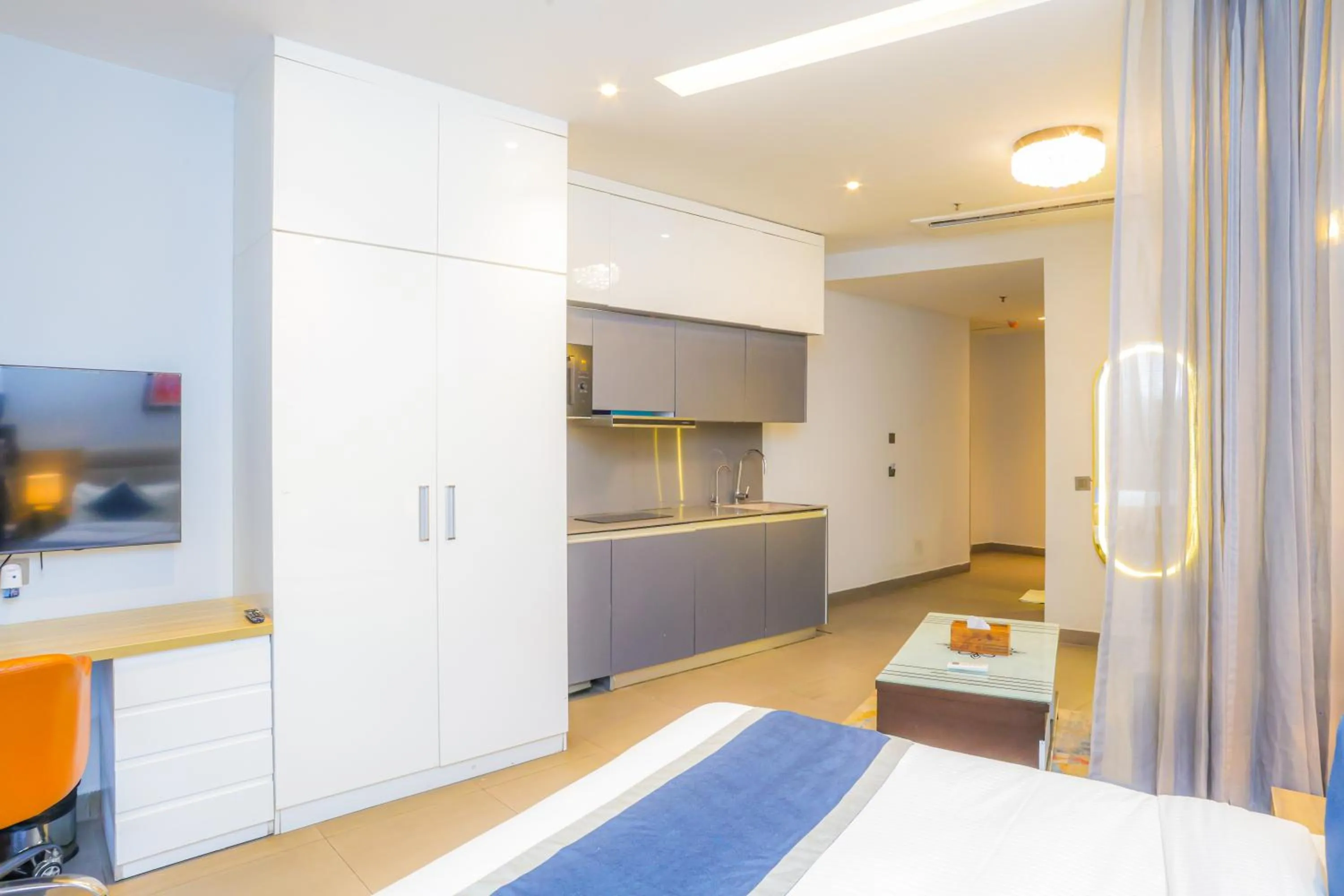 Bedroom, Bed in Hotel Livbox at Supernova