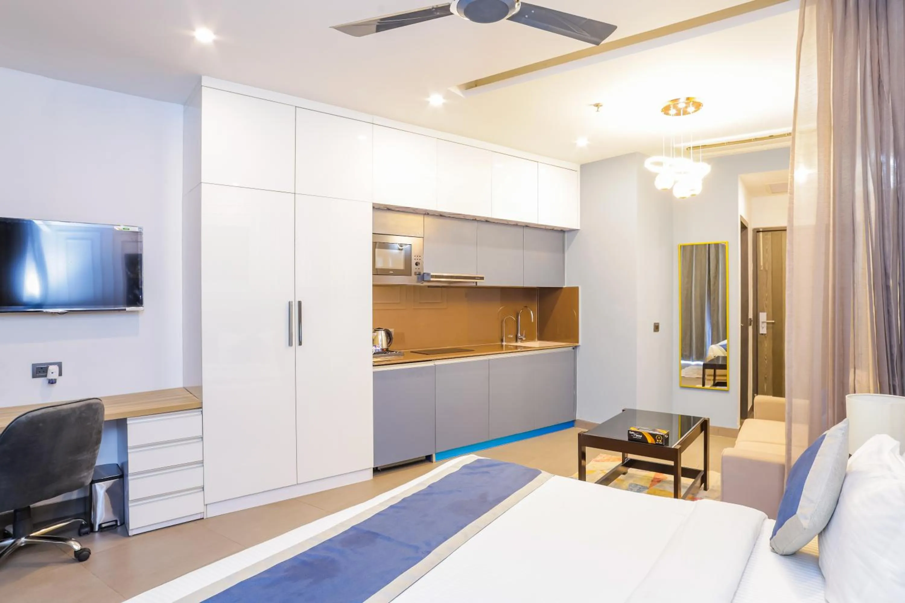 Bedroom, Bed in Hotel Livbox at Supernova