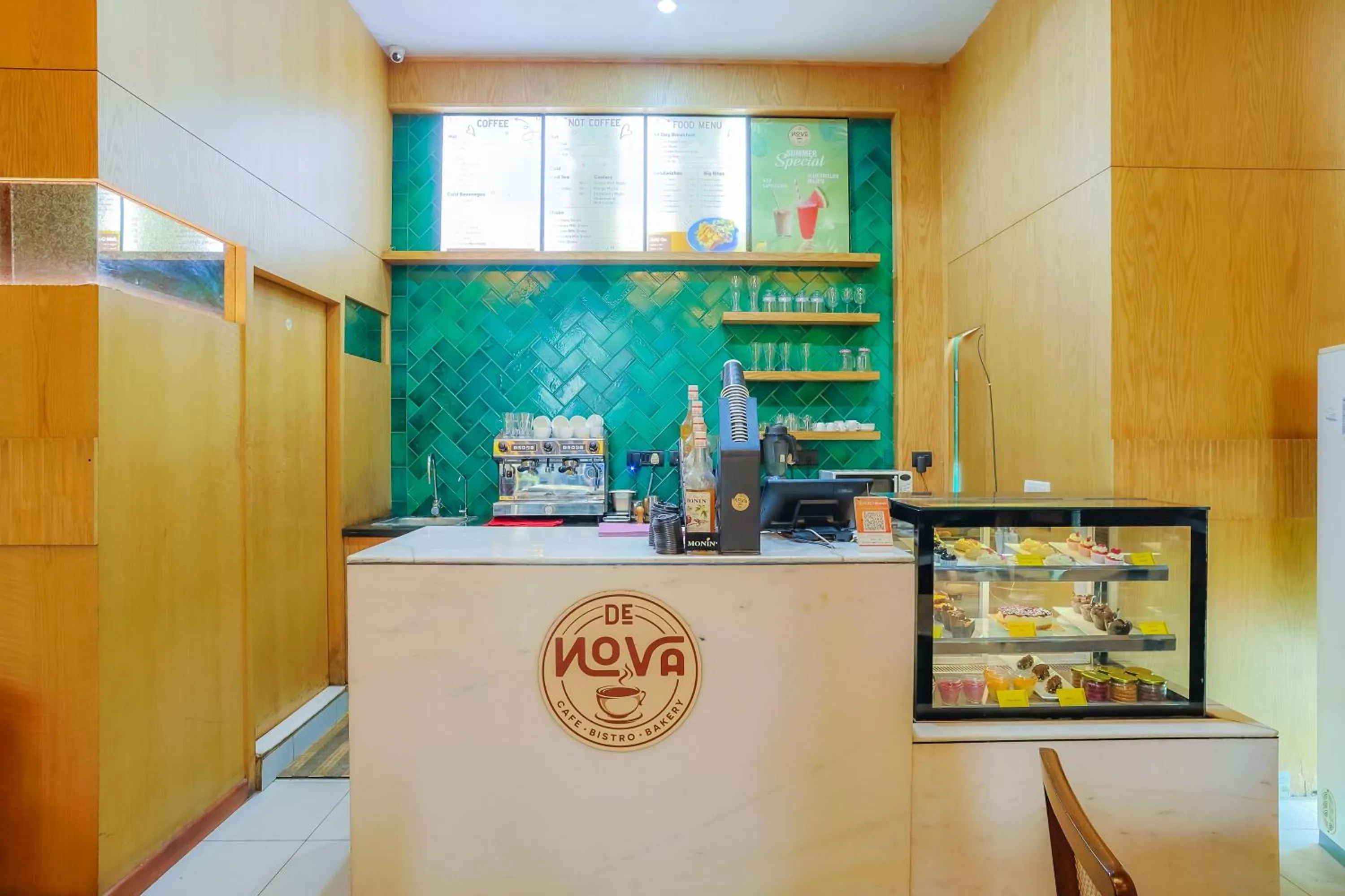 Coffee/tea facilities in Hotel Livbox at Supernova