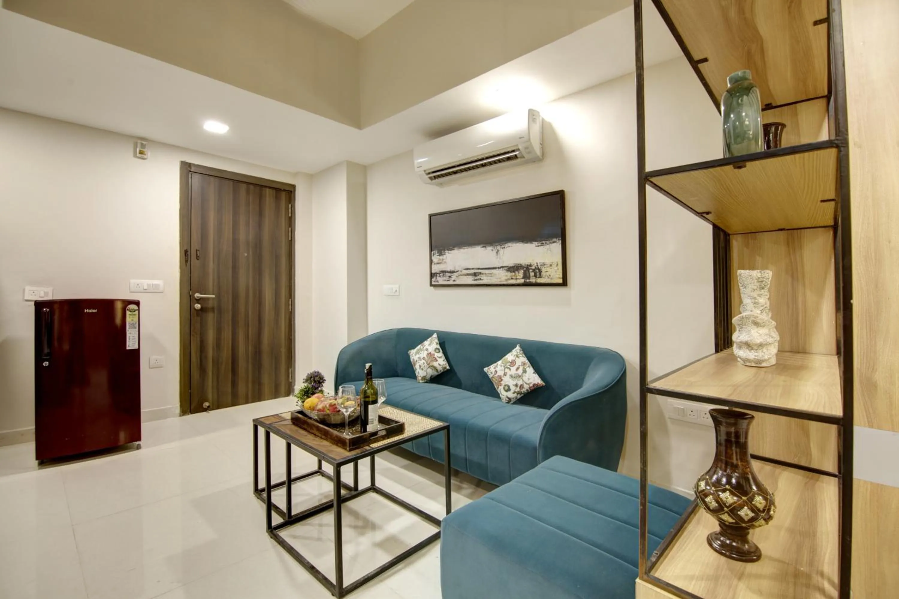 TV and multimedia in Saltstayz Premier - Golf Course Extension Road