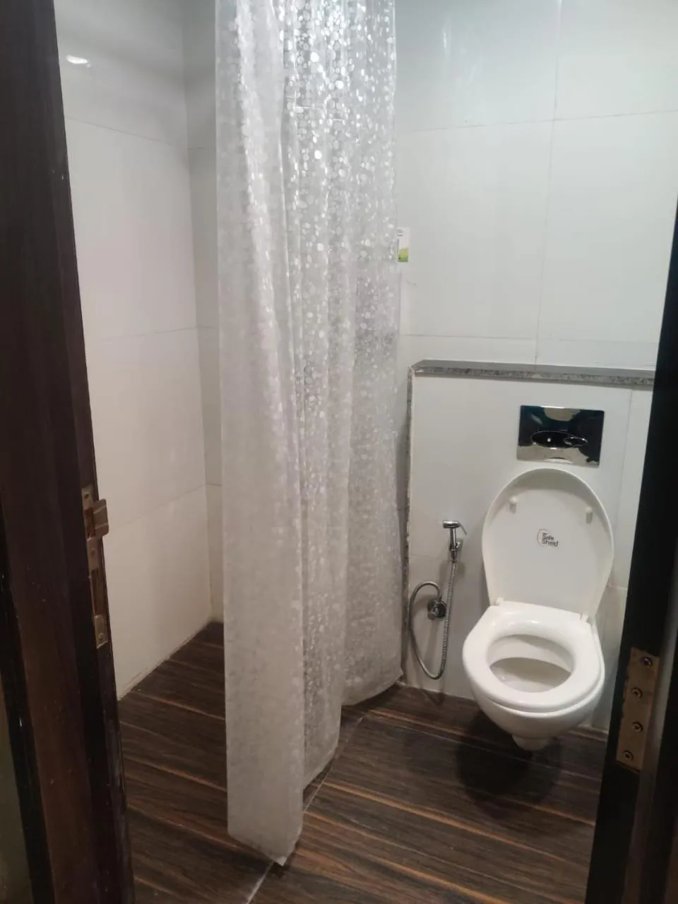Bathroom in Saltstayz Premier - Golf Course Extension Road