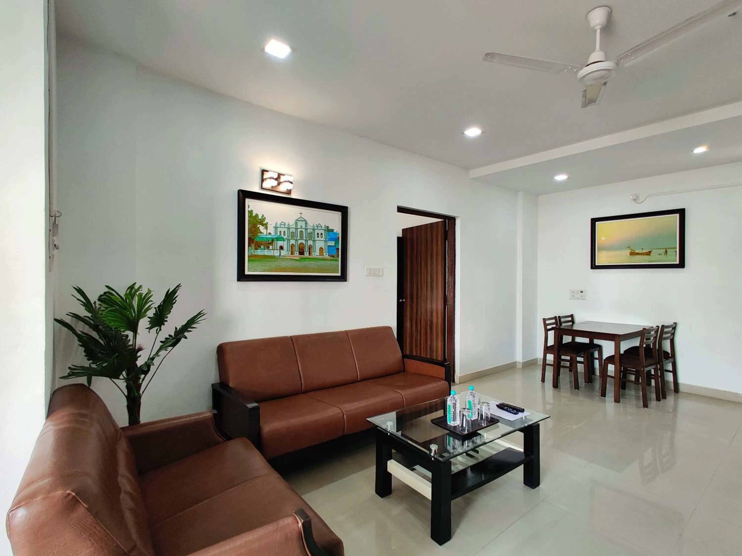 Living room in Golden Chariot Hotel Daman