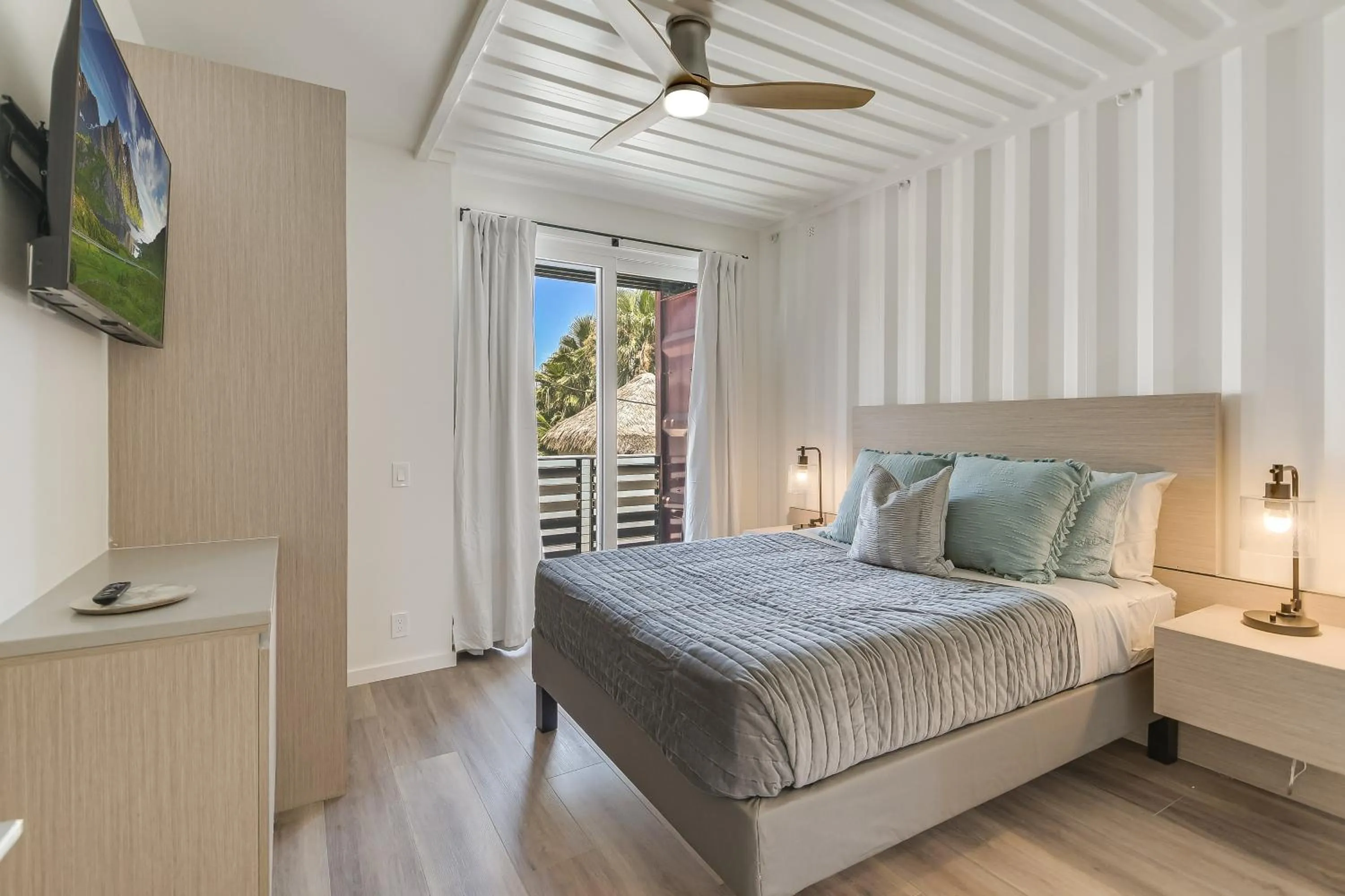 Other, Bed in Modern by the Sea Red ES1518