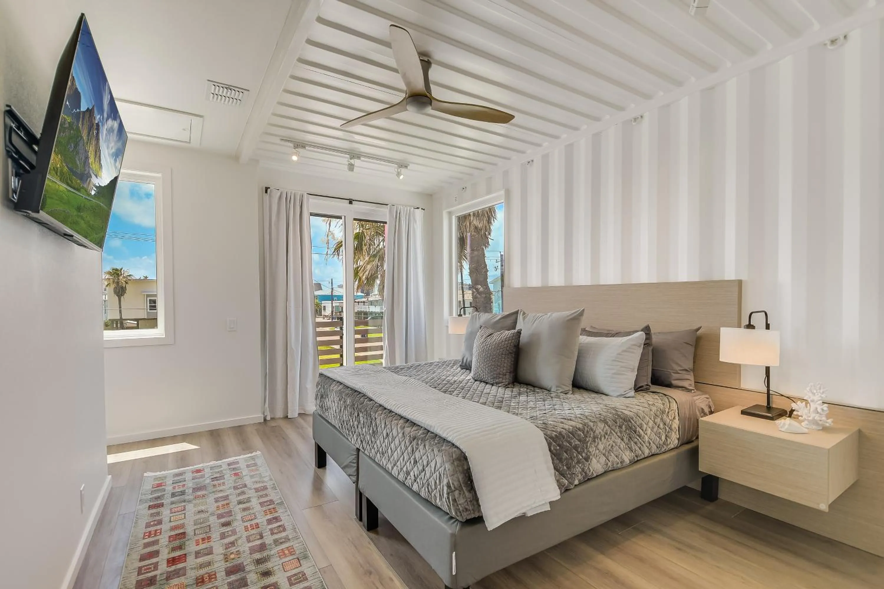 Other, Bed in Modern by the Sea Red ES1518