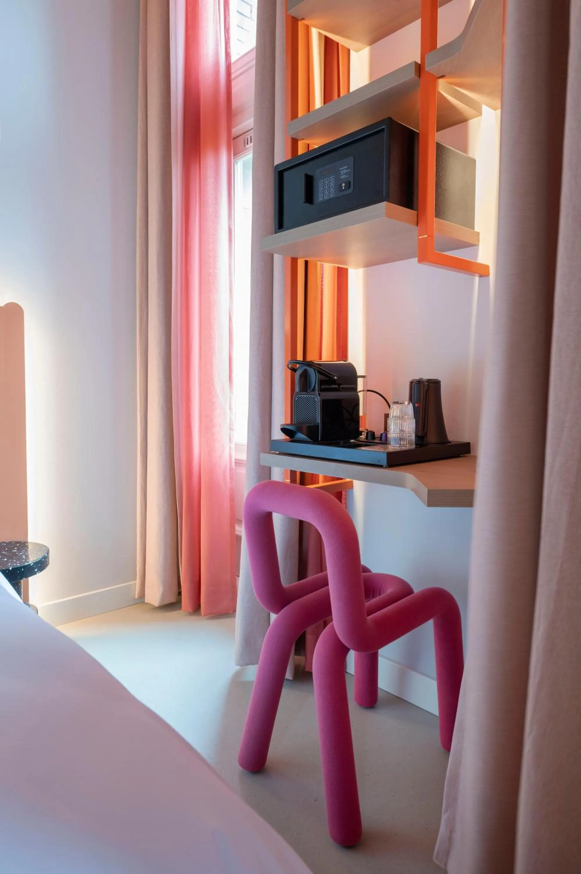 Seating area, Bed in City Hotel Rembrandt Square - Just renovated