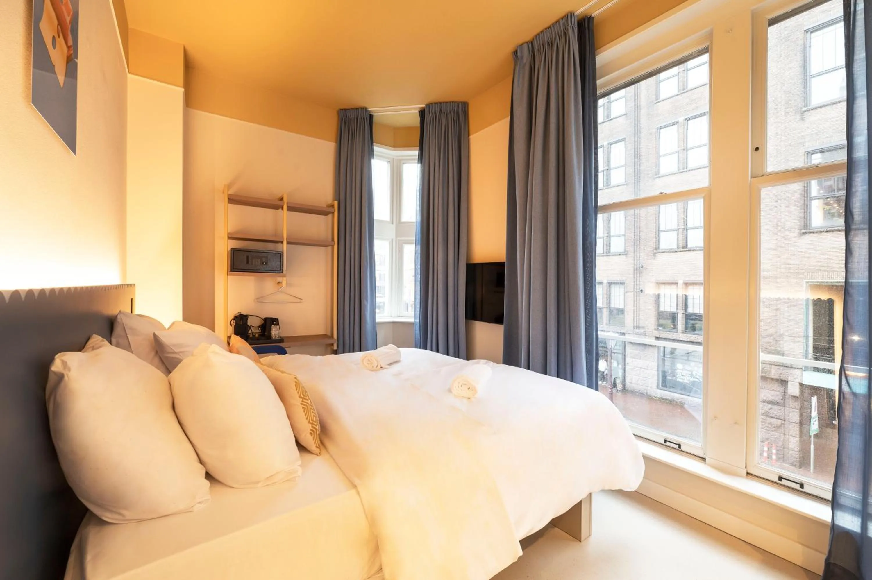 Bed in City Hotel Rembrandt Square - Just renovated