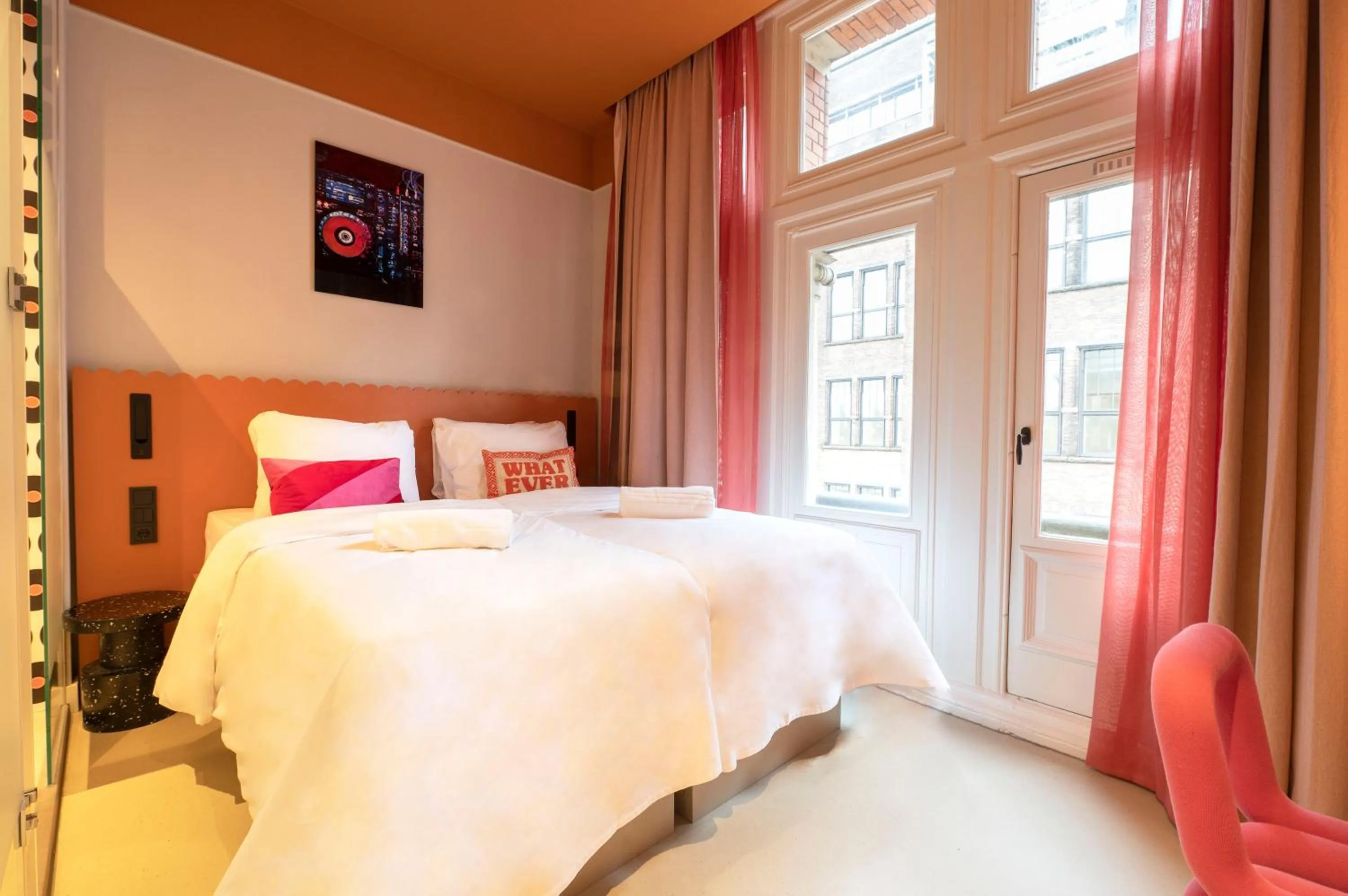 Bed in City Hotel Rembrandt Square - Just renovated