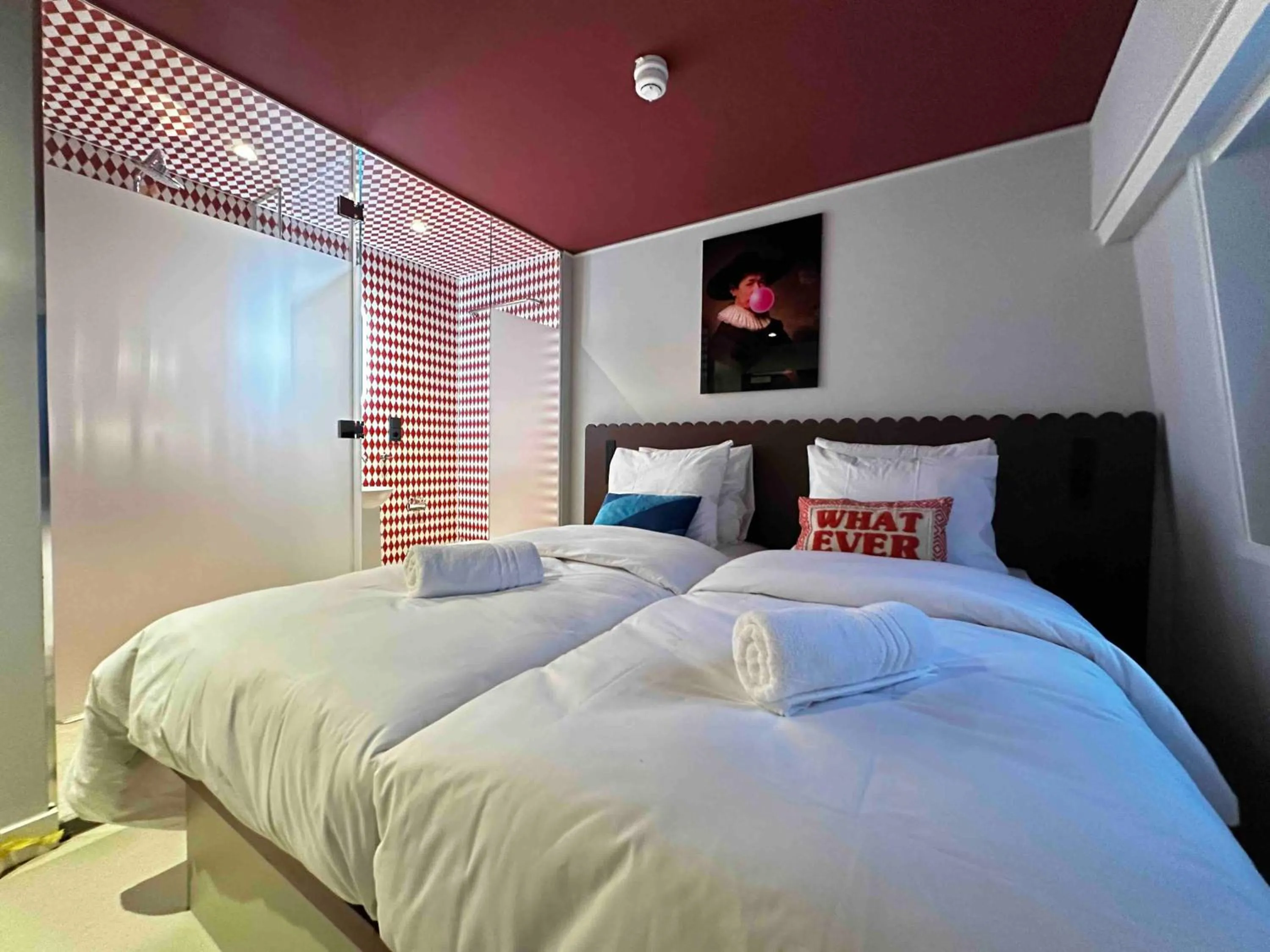 Photo of the whole room, Bed in City Hotel Rembrandt Square - Just renovated