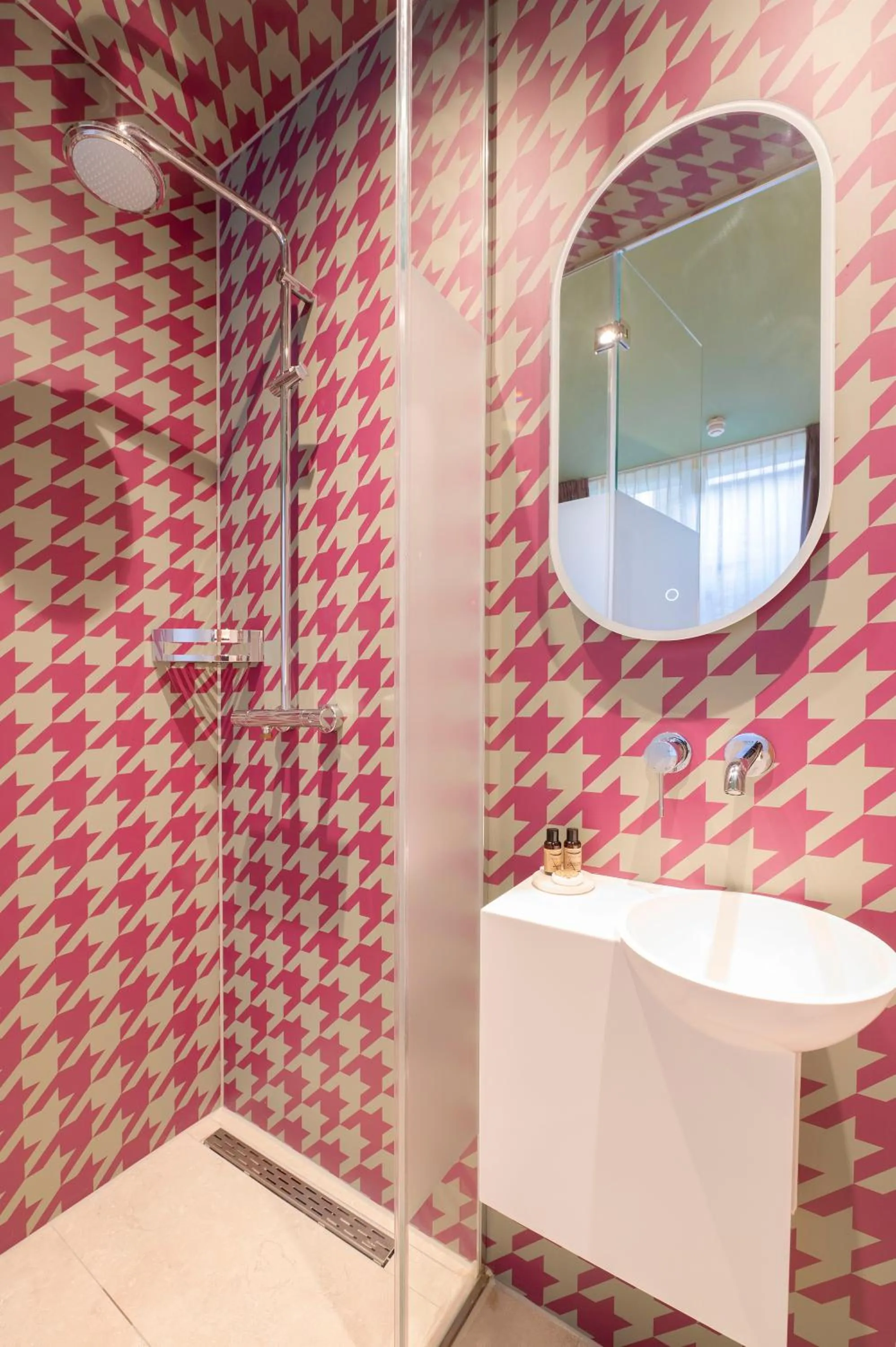 Shower in City Hotel Rembrandt Square - Just renovated